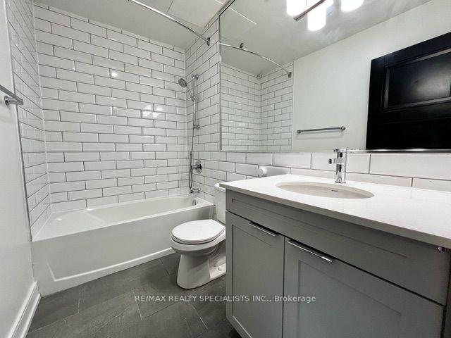 Photo 5 of Unit 903, 100 Gloucester Street W, Toronto, Church-Yonge Corridor — HOMEH