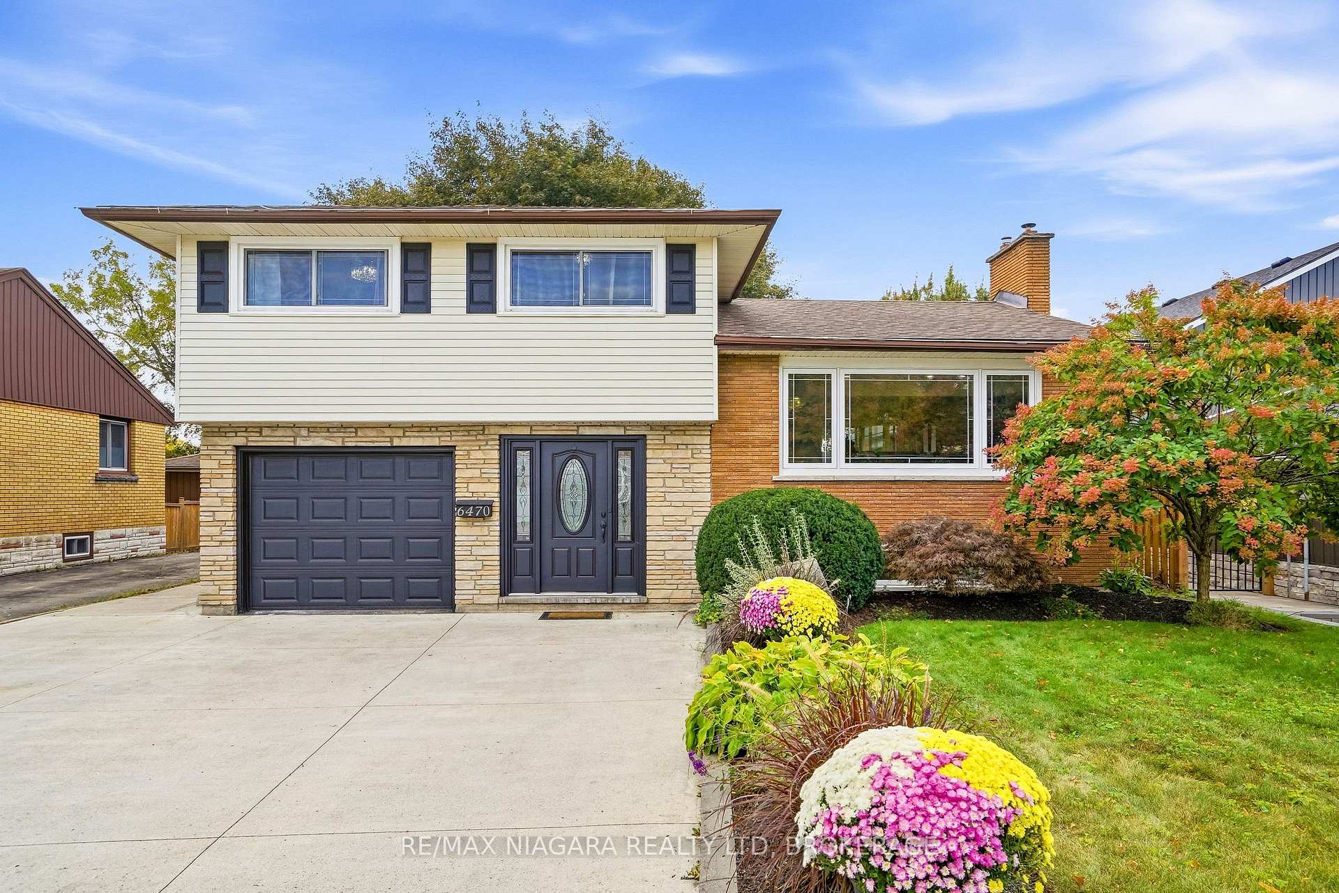 Photo 2 of 6470 Gore Street, Niagara Falls, Stamford — HOMEH