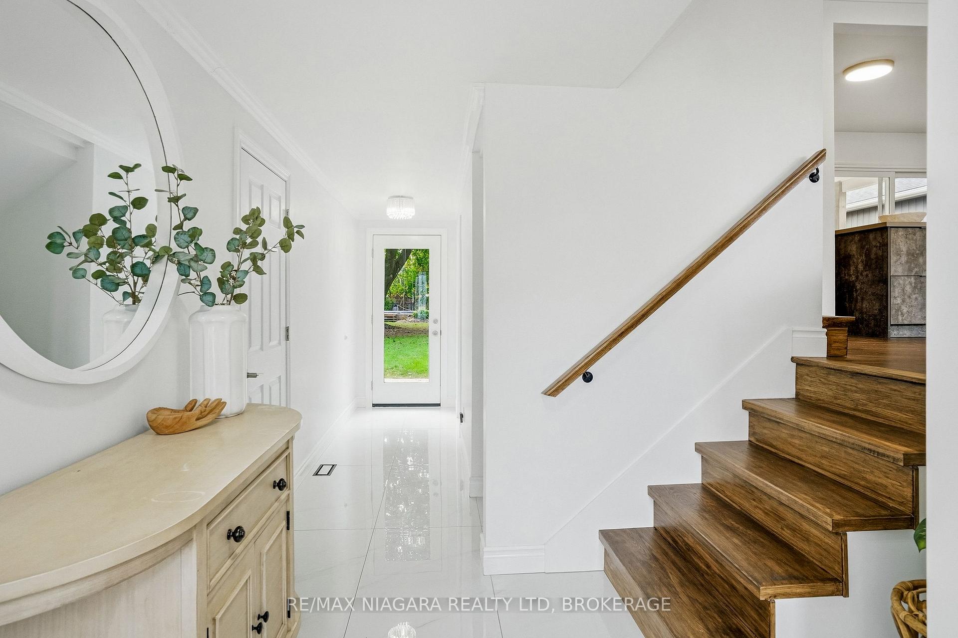 Photo 7 of 6470 Gore Street, Niagara Falls, Stamford — HOMEH