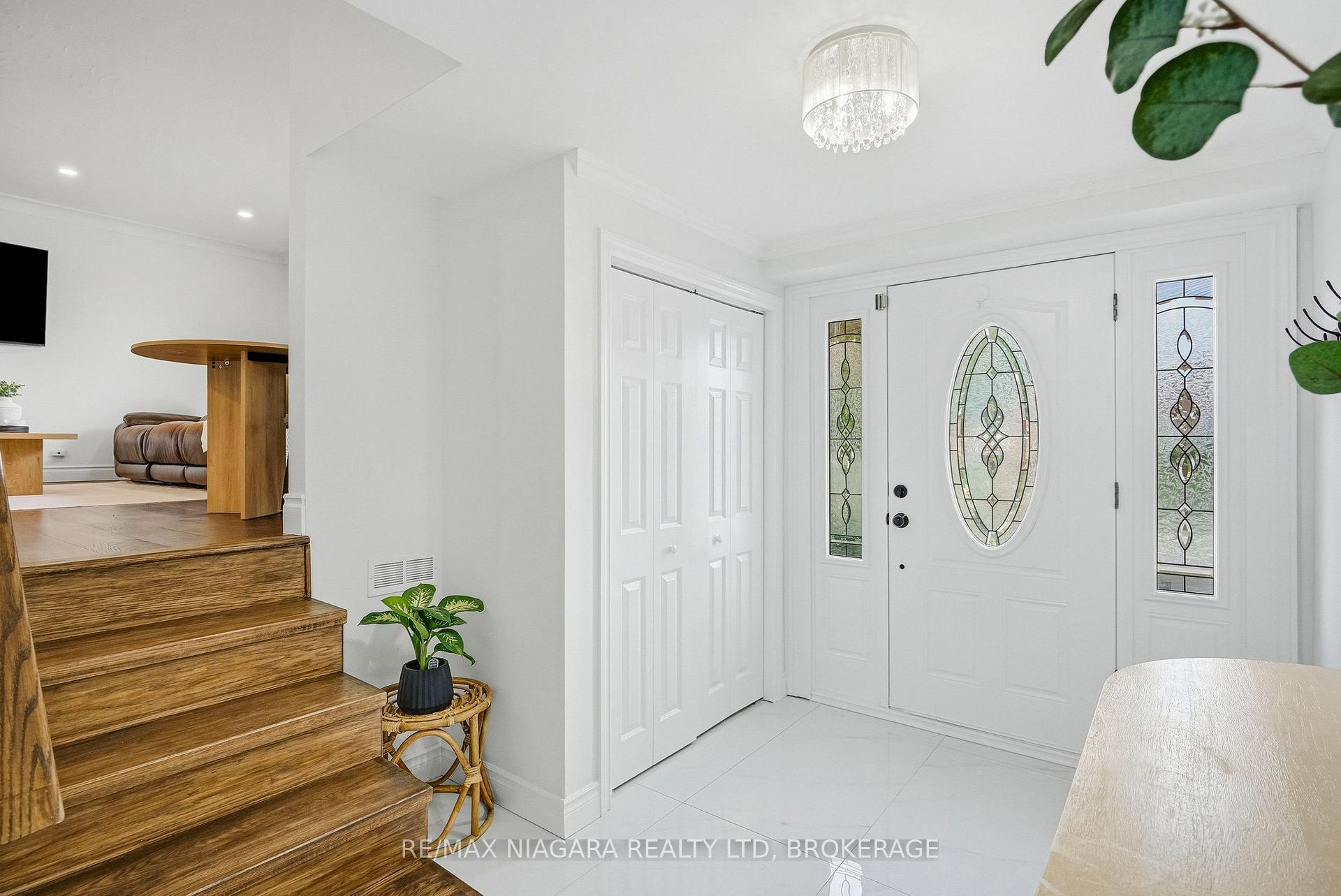 Photo 8 of 6470 Gore Street, Niagara Falls, Stamford — HOMEH