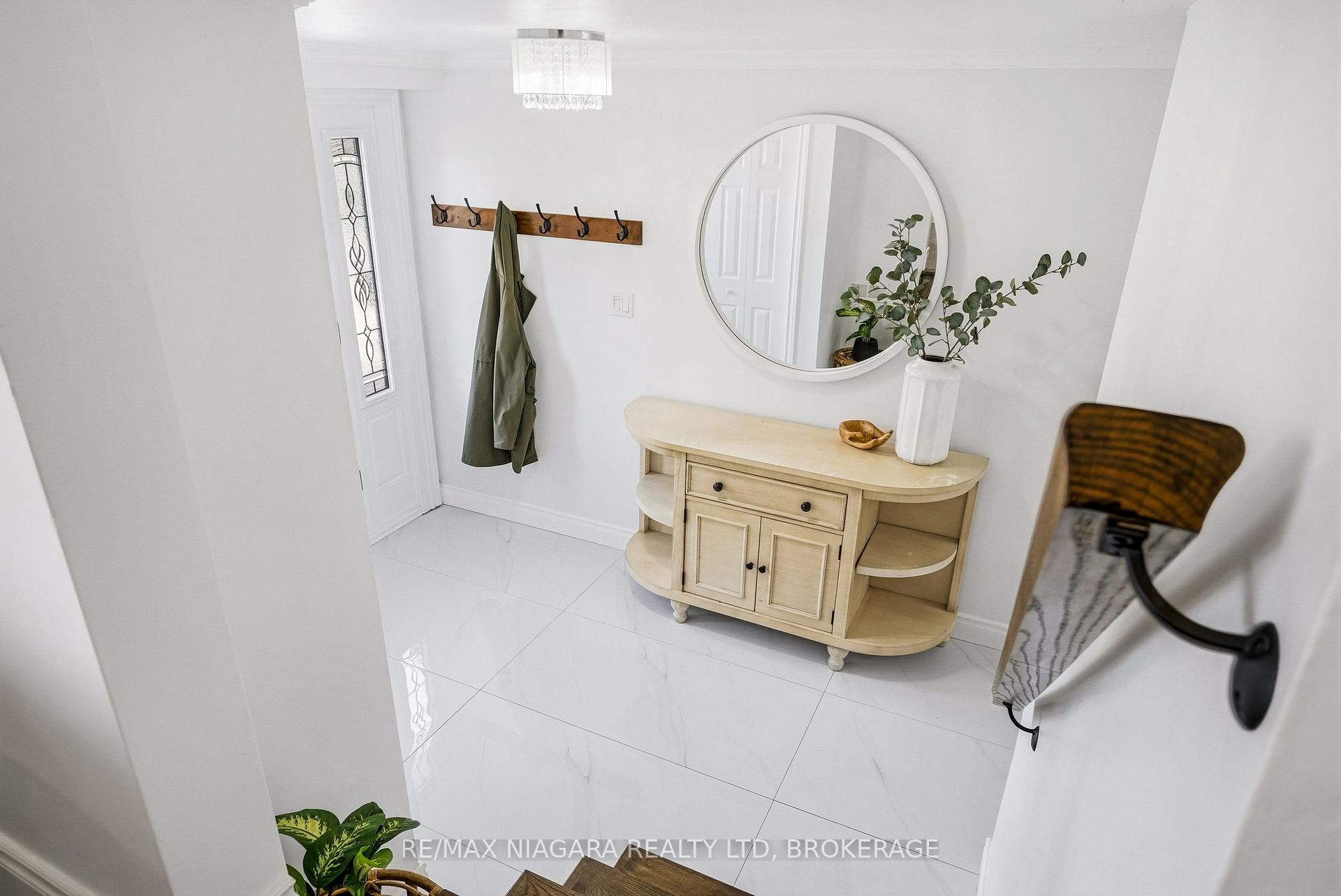 Photo 9 of 6470 Gore Street, Niagara Falls, Stamford — HOMEH