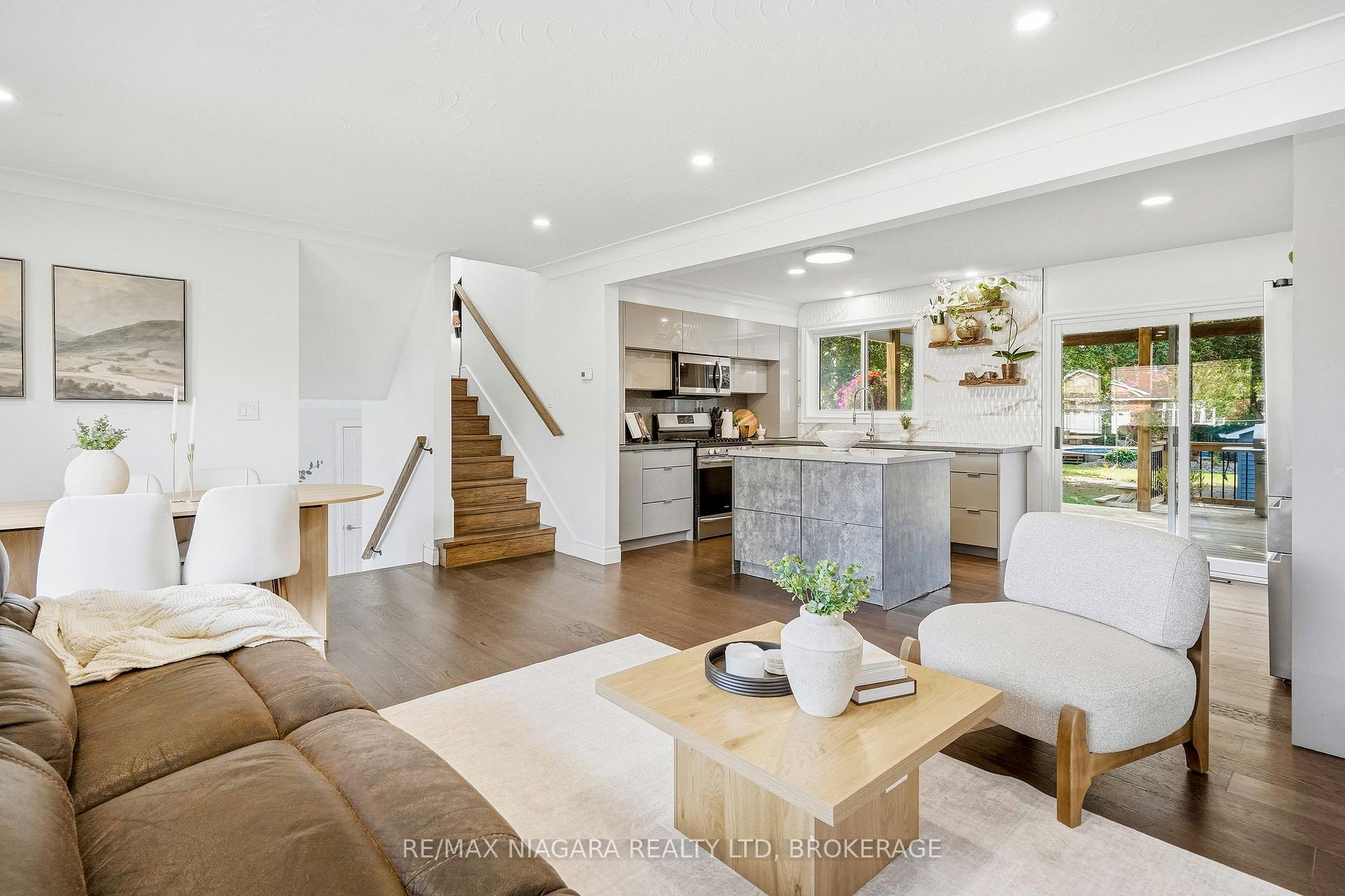 Photo 13 of 6470 Gore Street, Niagara Falls, Stamford — HOMEH