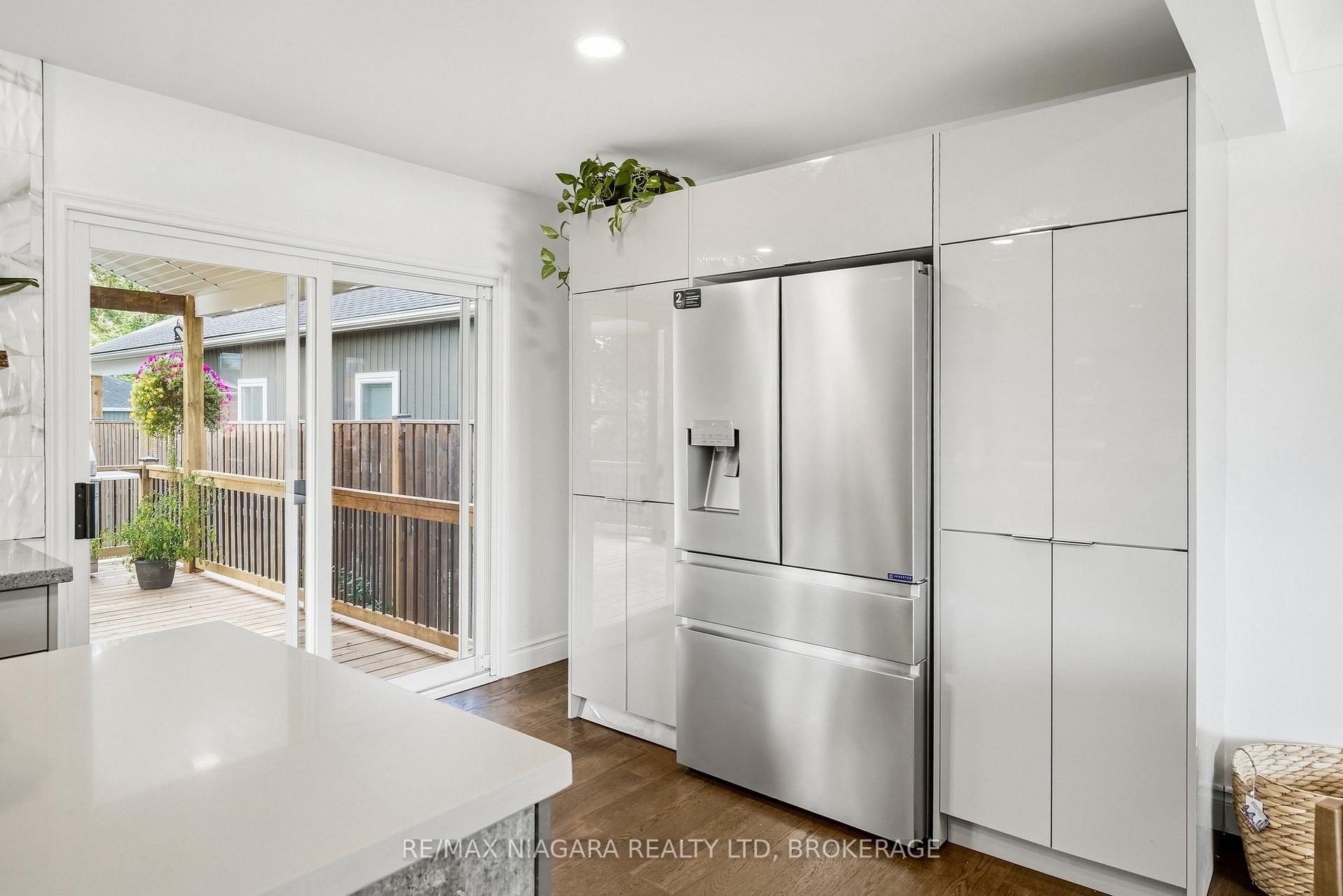 Photo 18 of 6470 Gore Street, Niagara Falls, Stamford — HOMEH