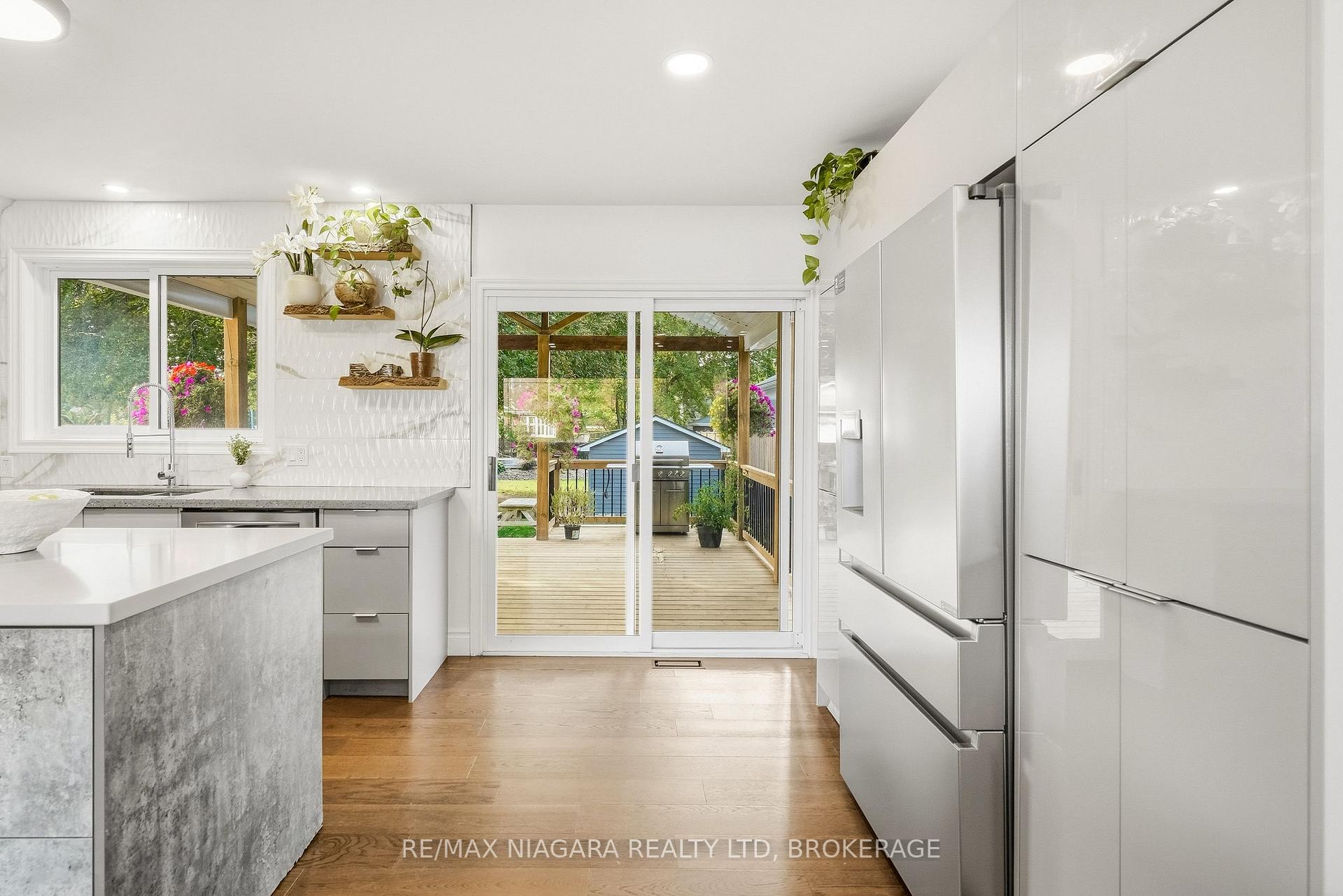 Photo 19 of 6470 Gore Street, Niagara Falls, Stamford — HOMEH
