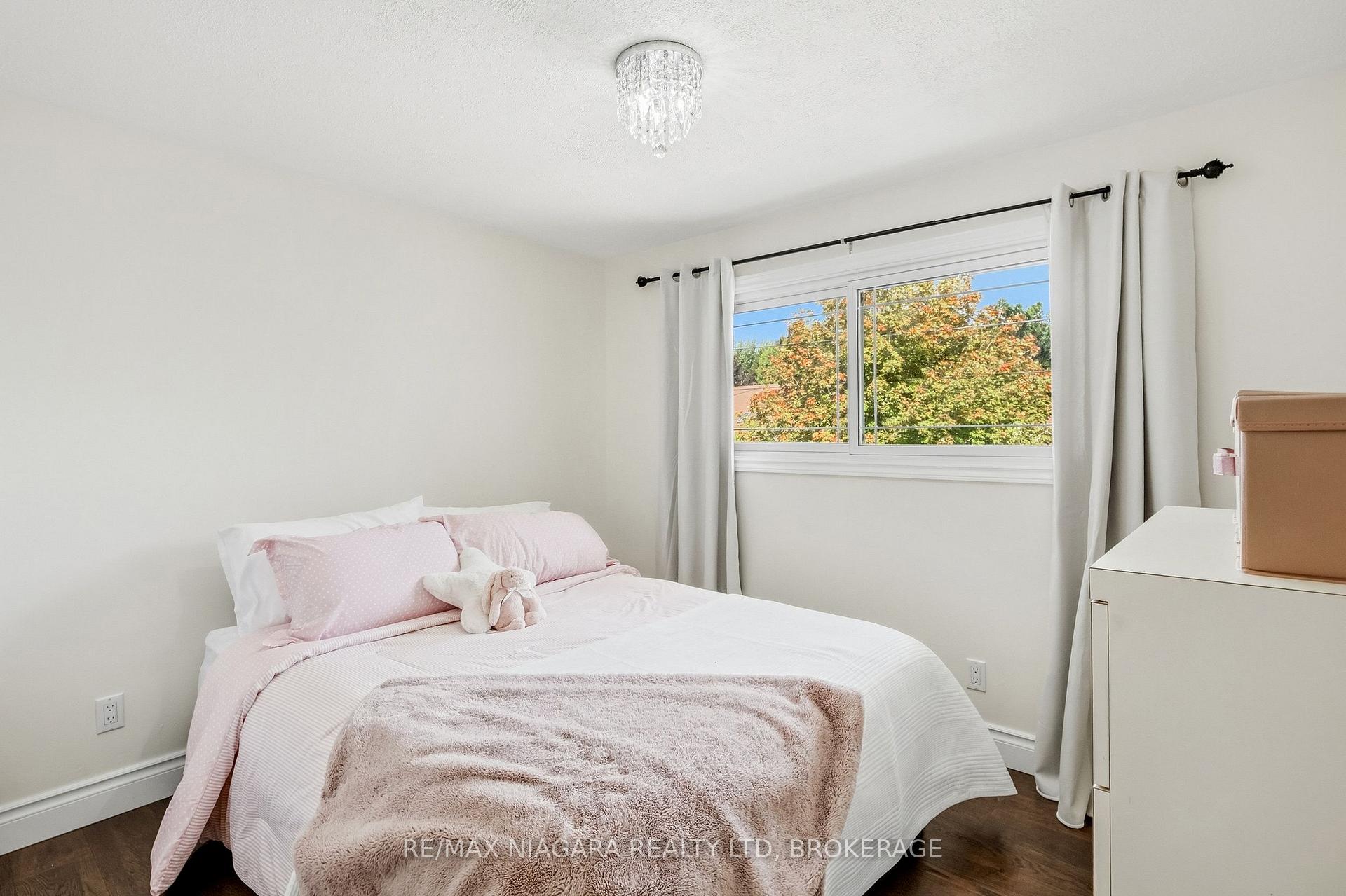 Photo 27 of 6470 Gore Street, Niagara Falls, Stamford — HOMEH