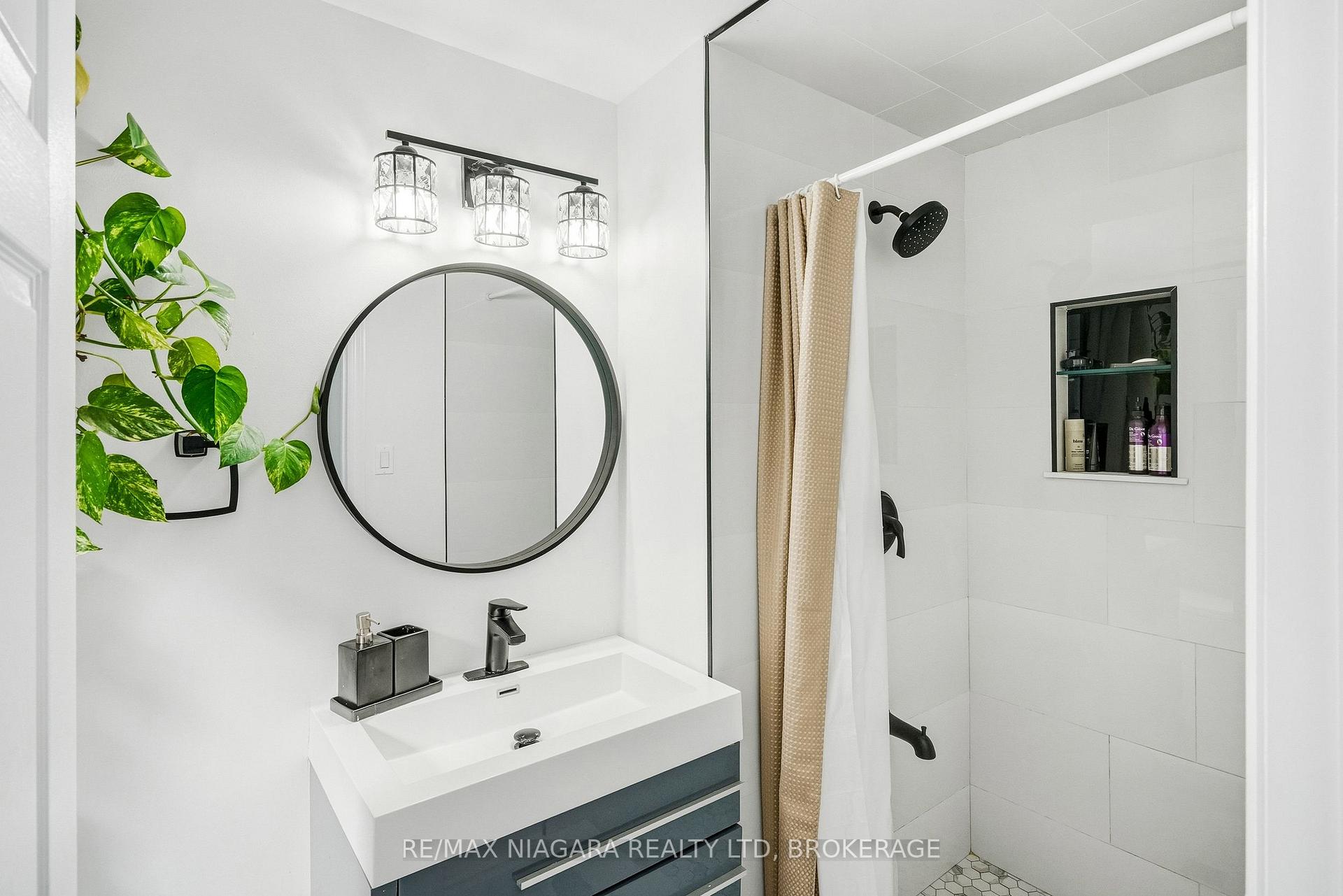 Photo 30 of 6470 Gore Street, Niagara Falls, Stamford — HOMEH