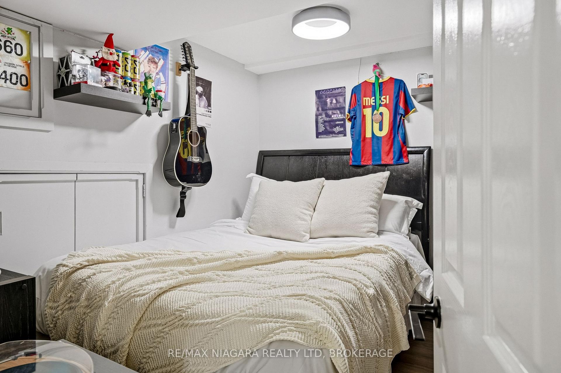 Photo 33 of 6470 Gore Street, Niagara Falls, Stamford — HOMEH