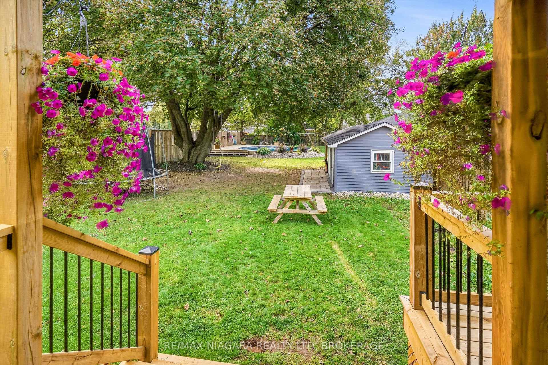 Photo 37 of 6470 Gore Street, Niagara Falls, Stamford — HOMEH