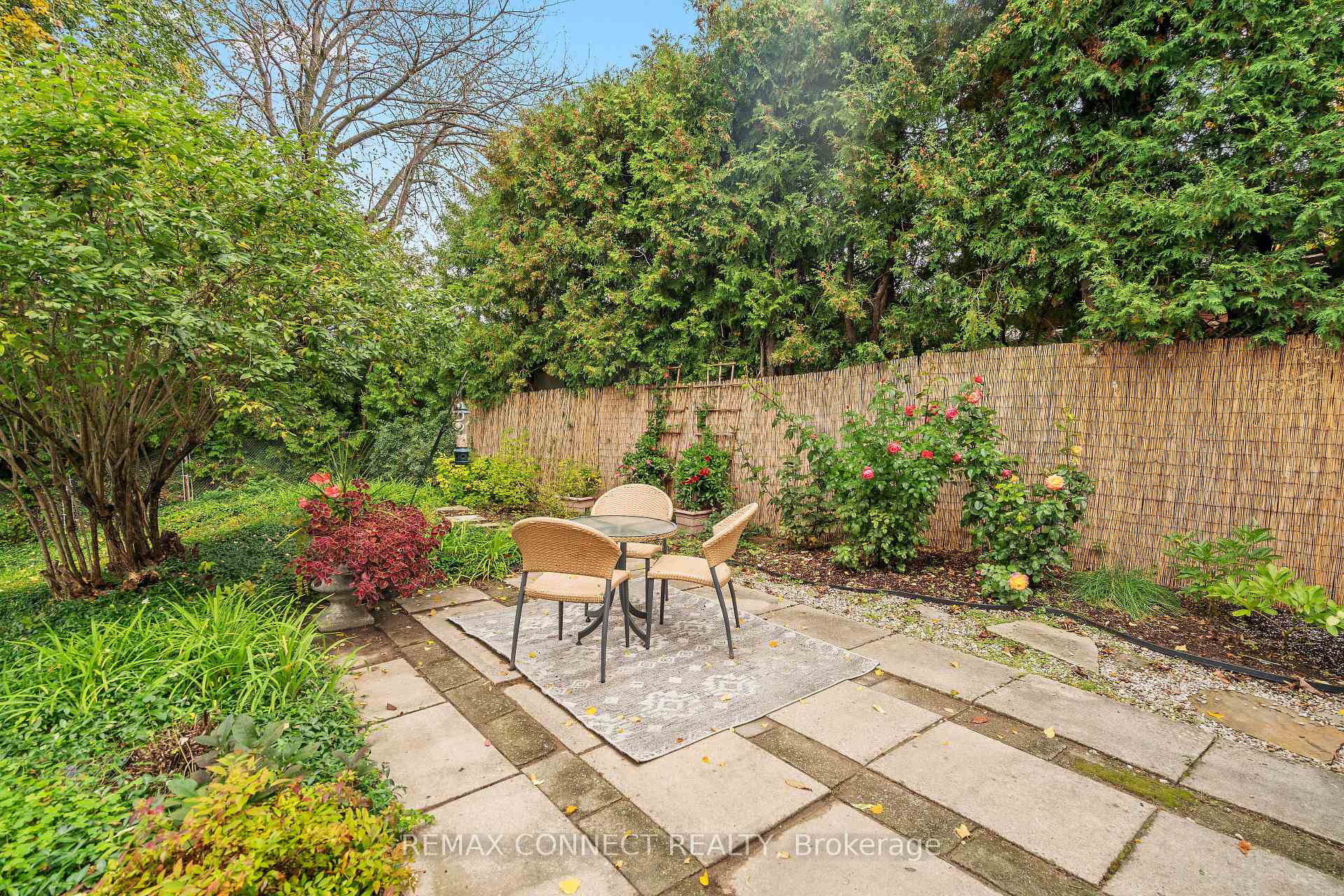 Photo 8 of 26 Averdon Crescent, North York, Parkwoods-Donalda — HOMEH