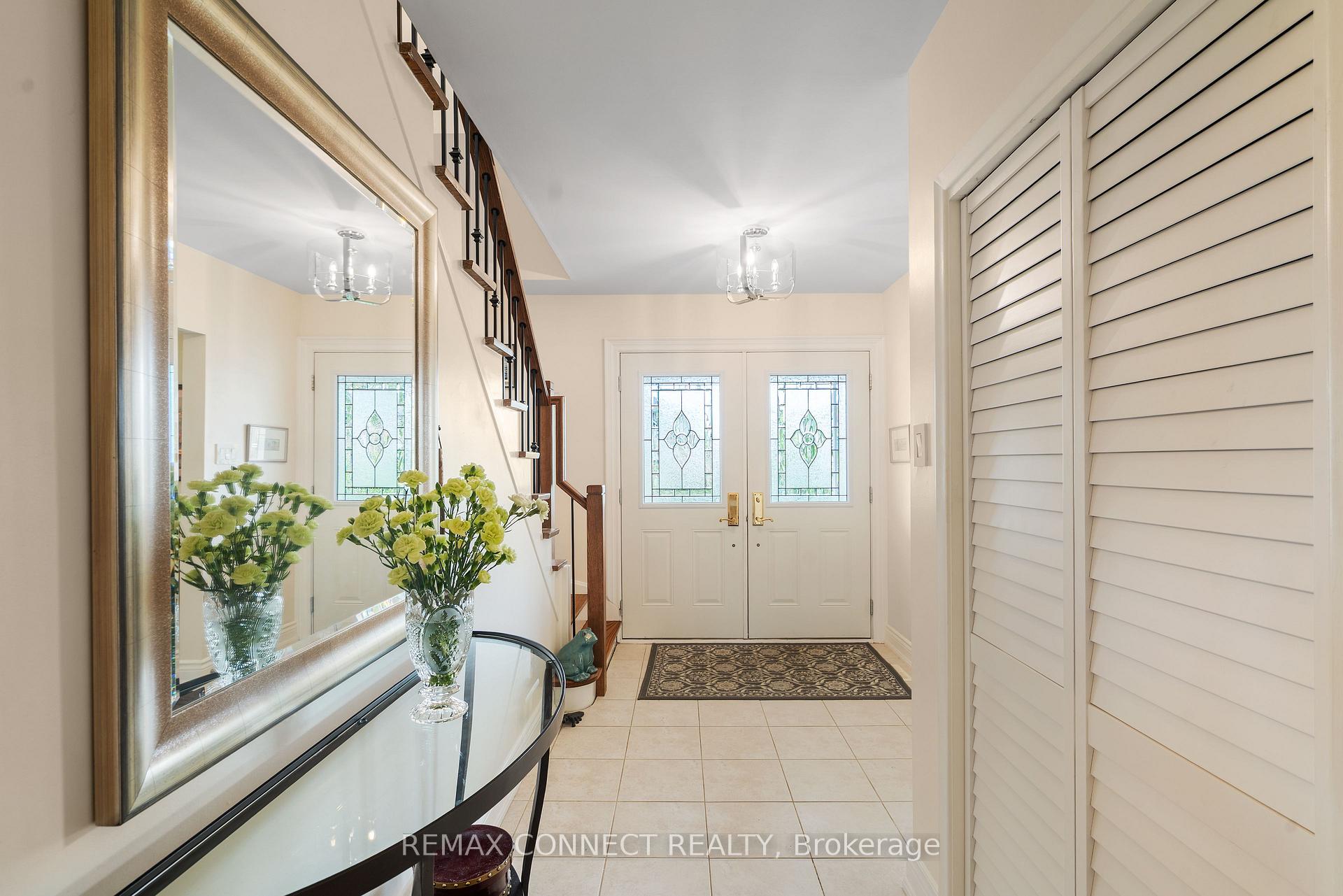 Photo 10 of 26 Averdon Crescent, North York, Parkwoods-Donalda — HOMEH