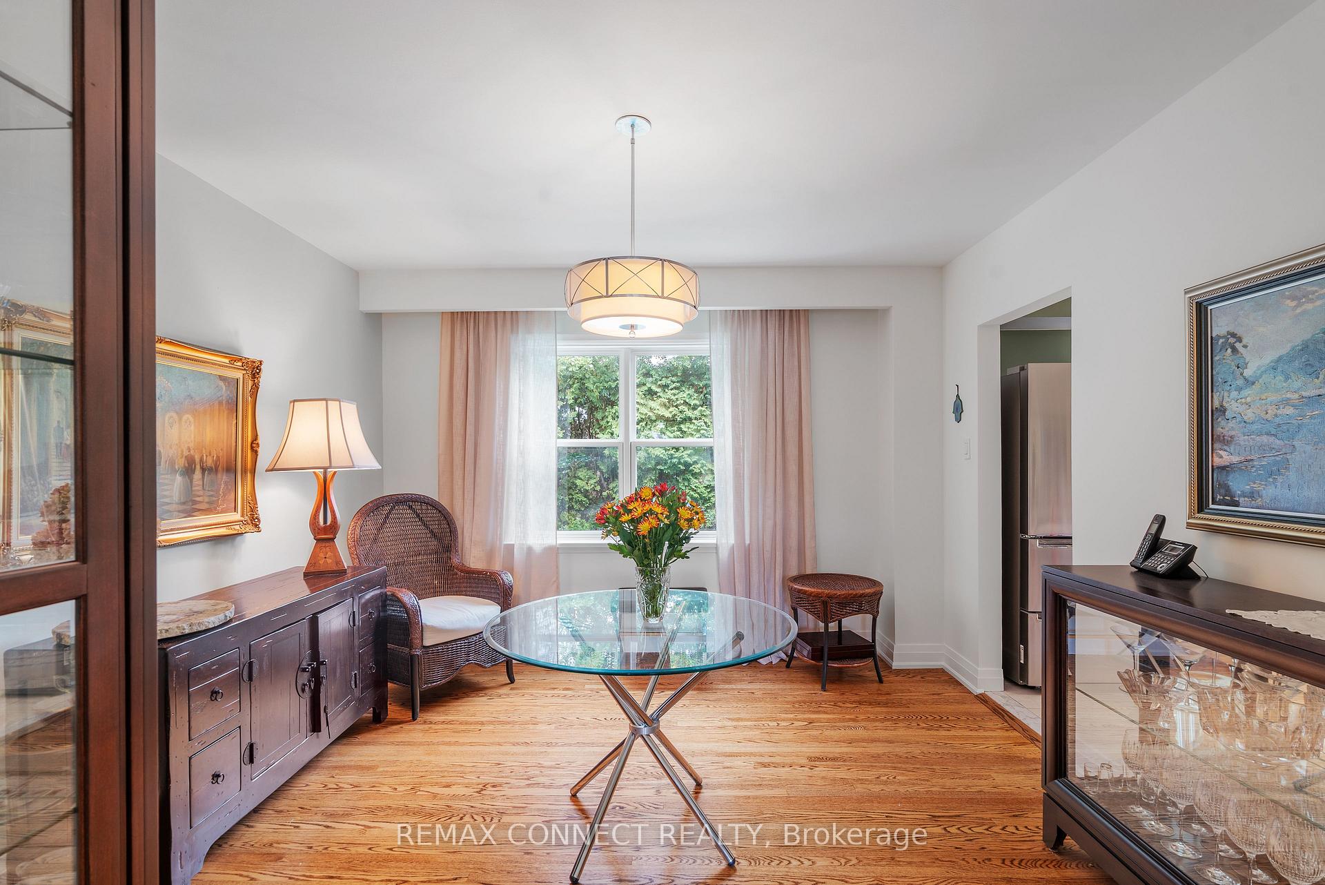 Photo 15 of 26 Averdon Crescent, North York, Parkwoods-Donalda — HOMEH