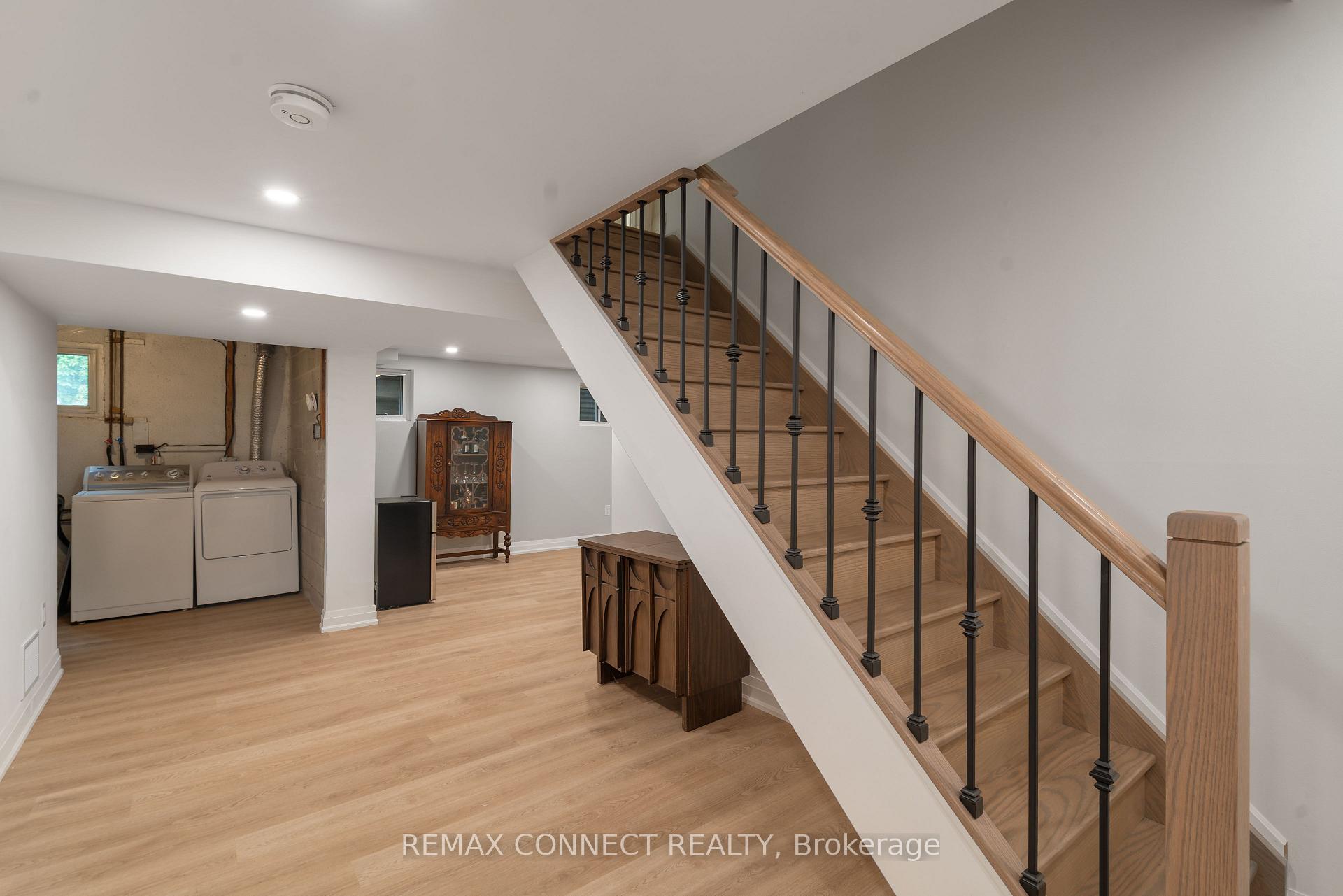 Photo 24 of 26 Averdon Crescent, North York, Parkwoods-Donalda — HOMEH