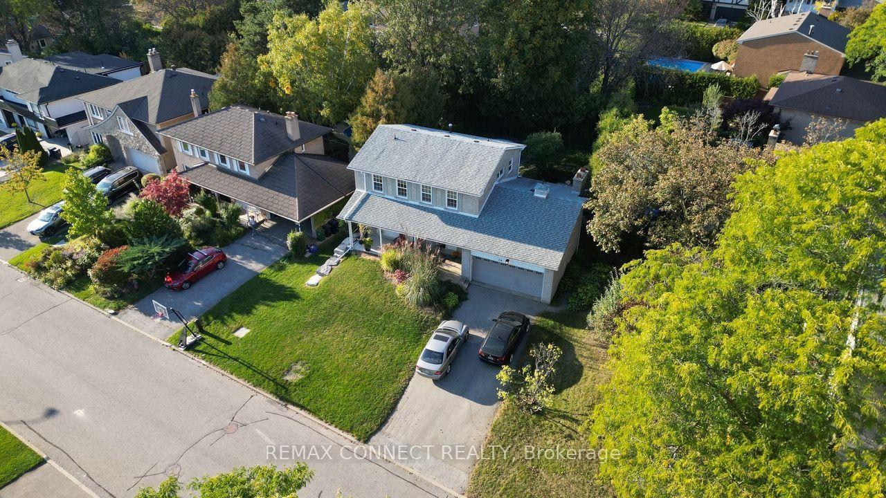 Photo 37 of 26 Averdon Crescent, North York, Parkwoods-Donalda — HOMEH