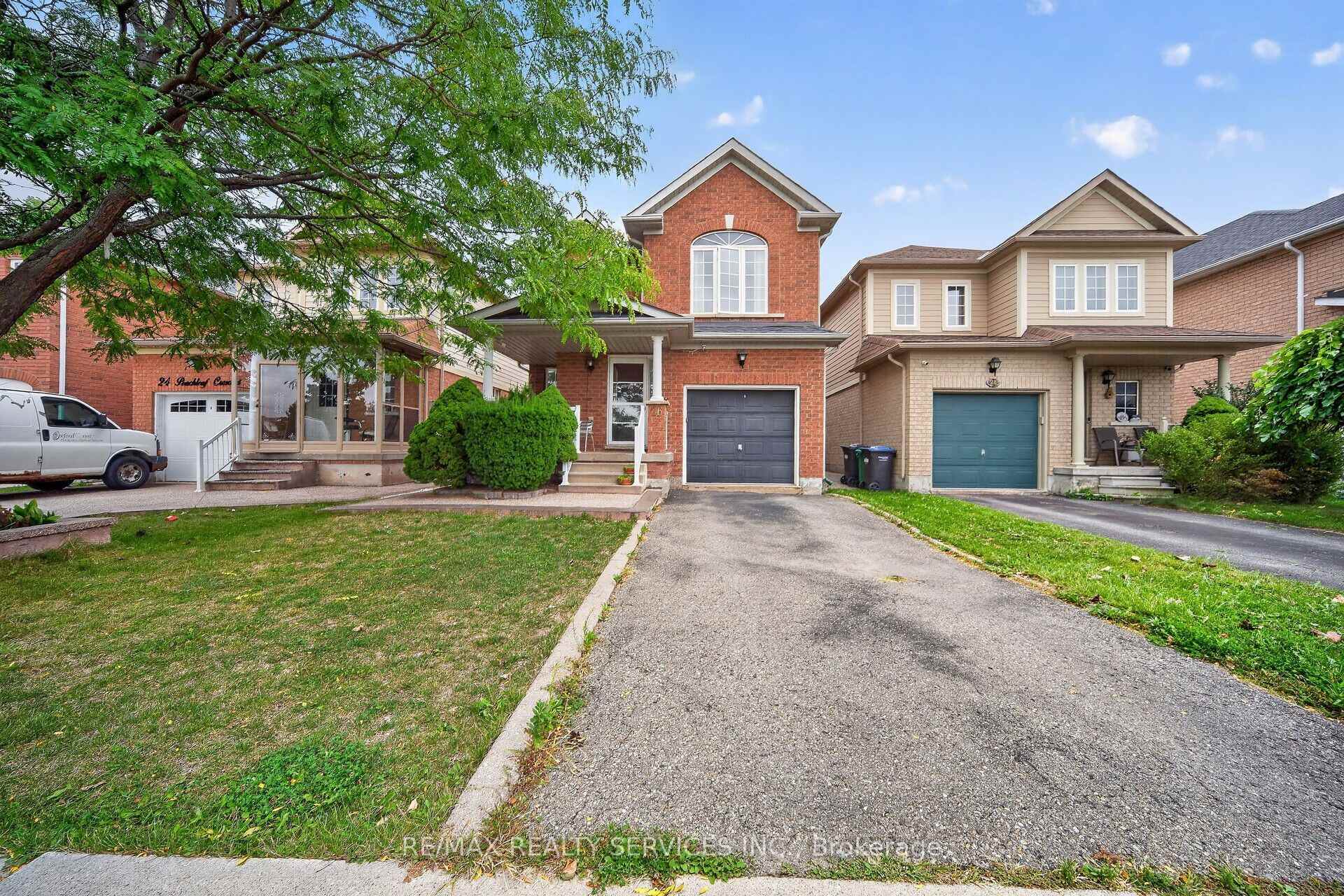Photo 3 of 26 Peachleaf Crescent S, Brampton, Fletcher's Meadow — HOMEH