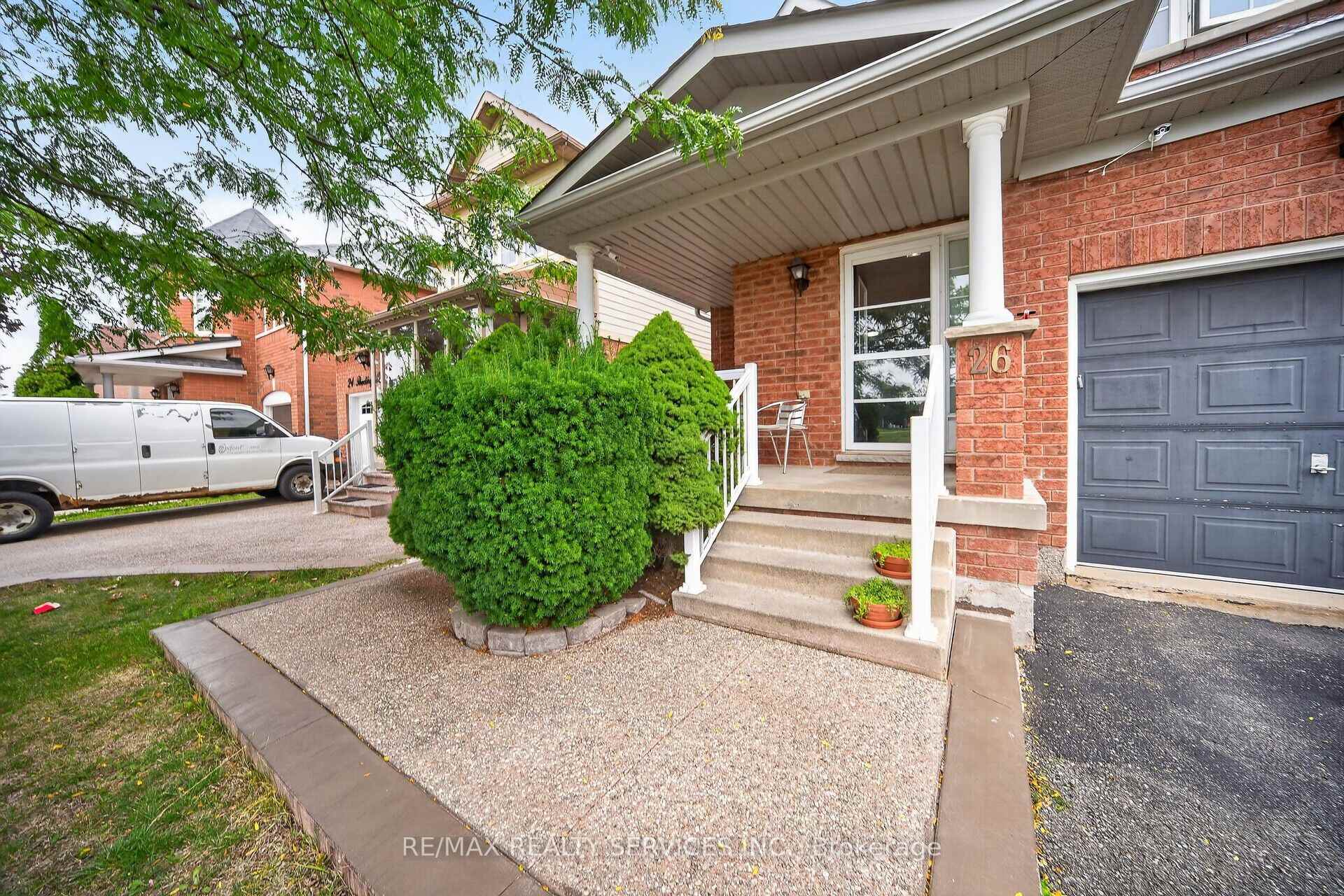 Photo 6 of 26 Peachleaf Crescent S, Brampton, Fletcher's Meadow — HOMEH