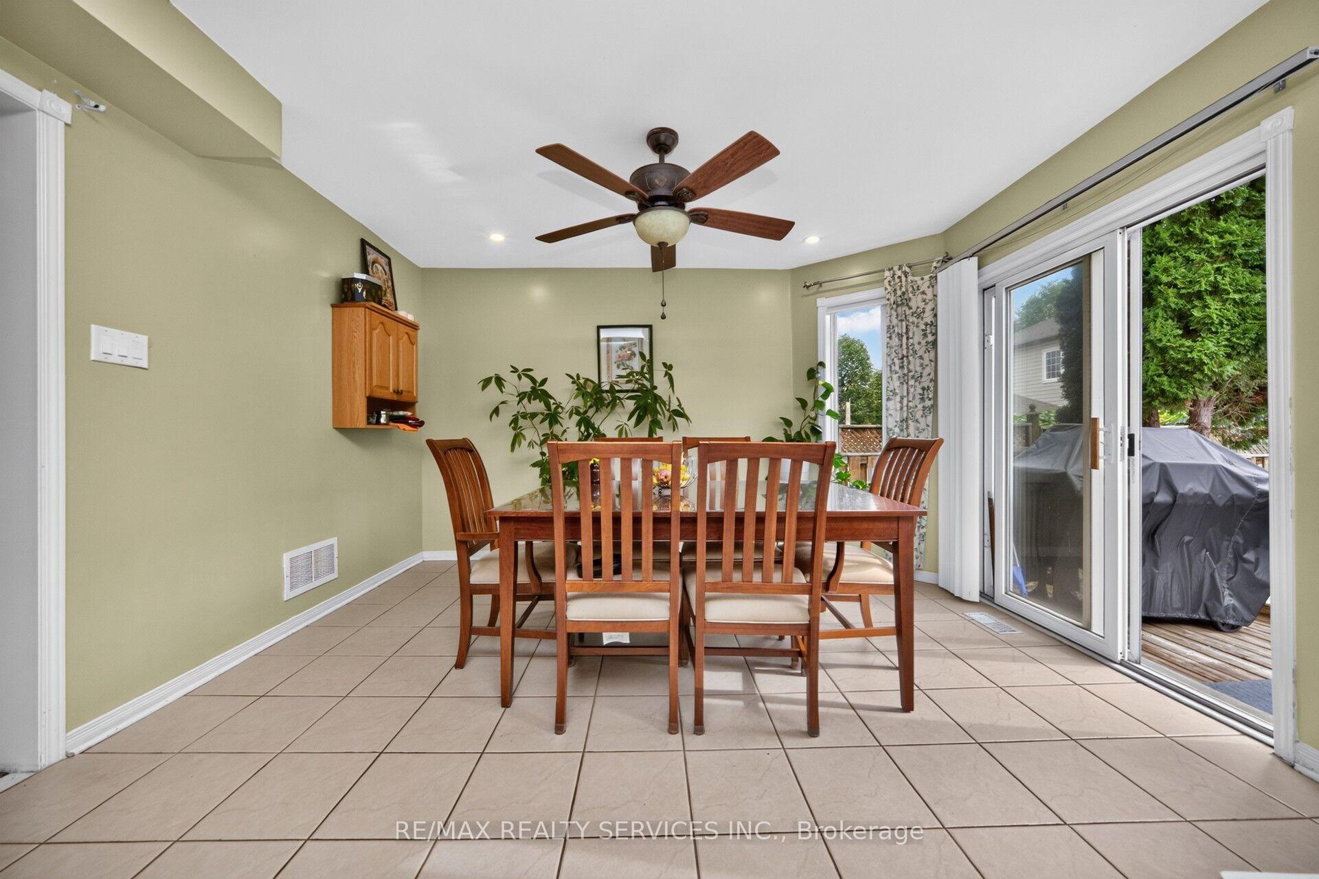 Photo 14 of 26 Peachleaf Crescent S, Brampton, Fletcher's Meadow — HOMEH