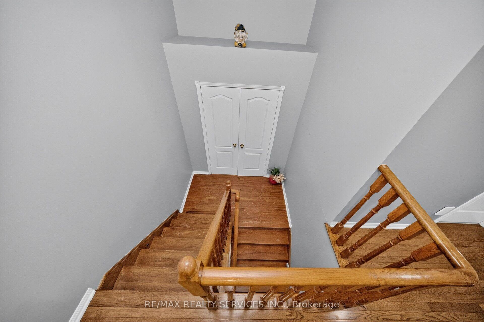 Photo 20 of 26 Peachleaf Crescent S, Brampton, Fletcher's Meadow — HOMEH