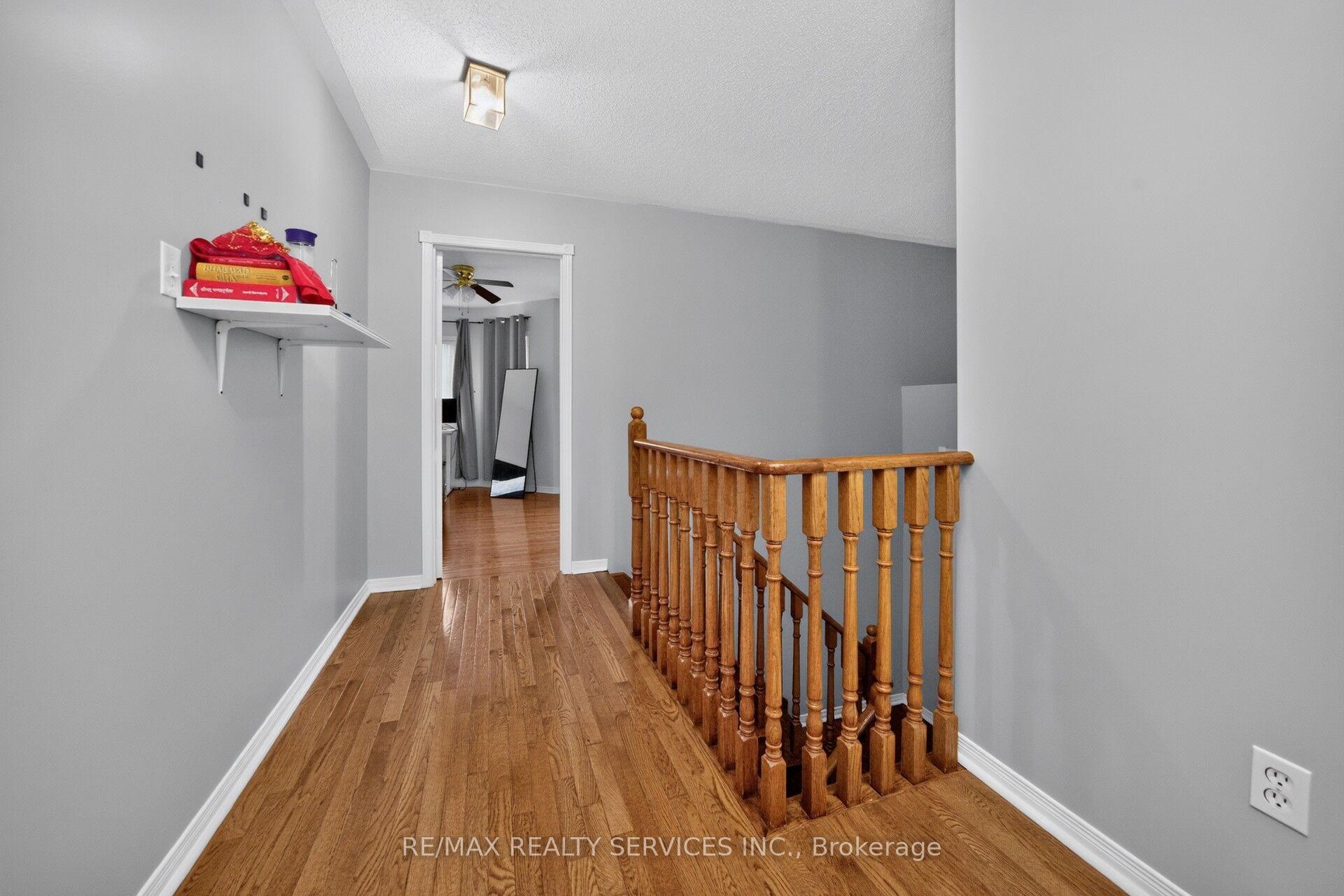 Photo 21 of 26 Peachleaf Crescent S, Brampton, Fletcher's Meadow — HOMEH