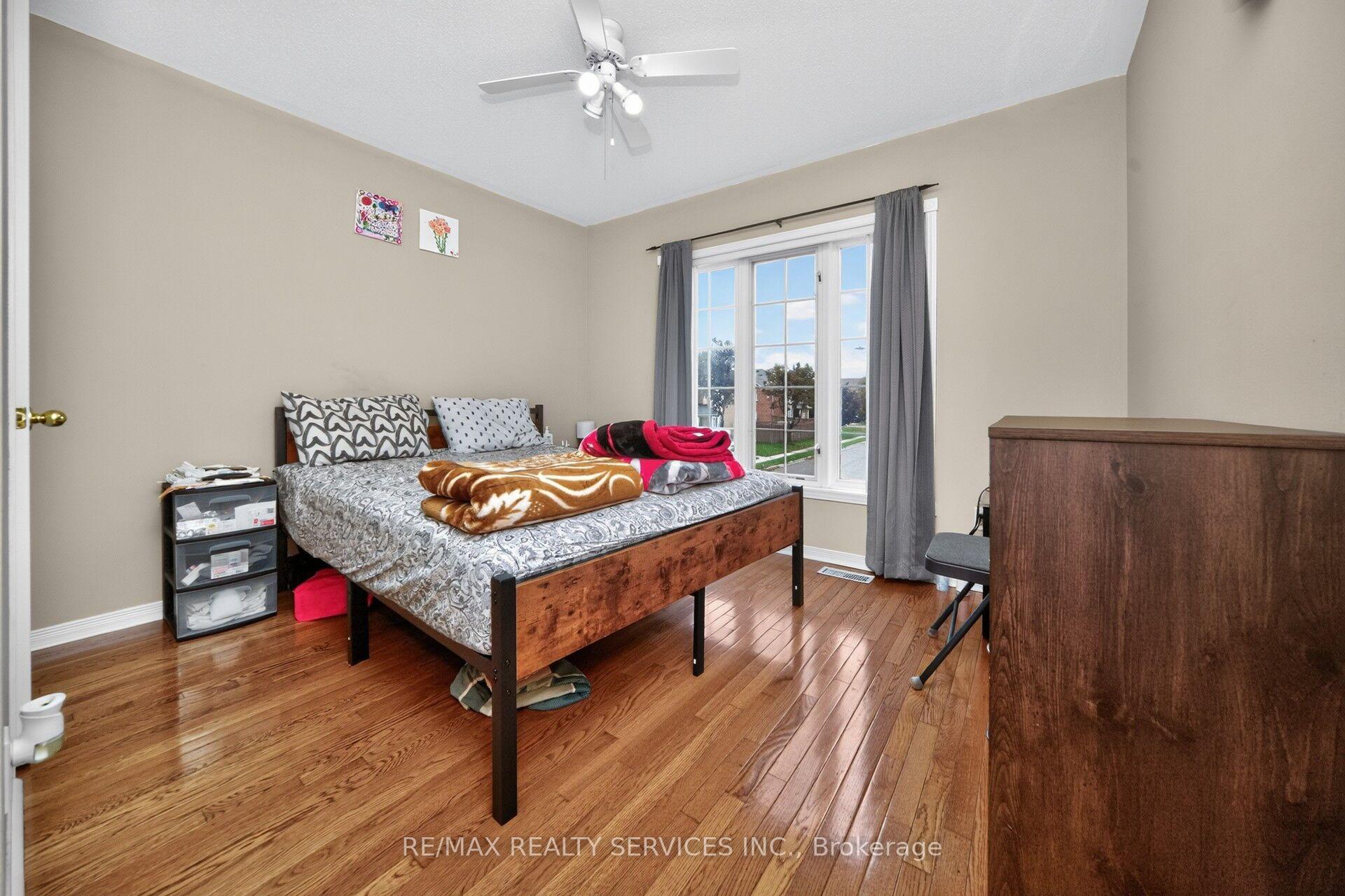 Photo 30 of 26 Peachleaf Crescent S, Brampton, Fletcher's Meadow — HOMEH