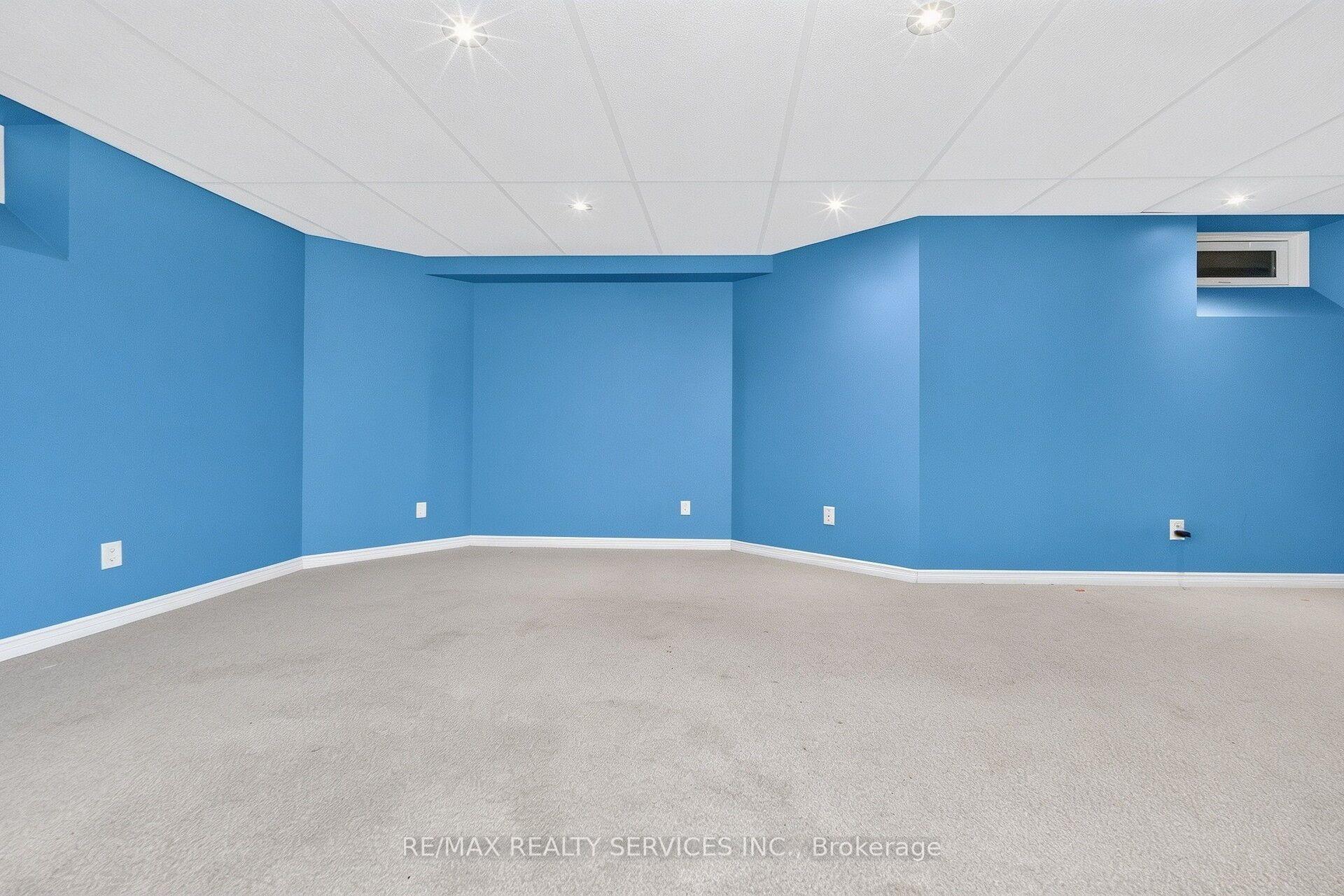 Photo 37 of 26 Peachleaf Crescent S, Brampton, Fletcher's Meadow — HOMEH
