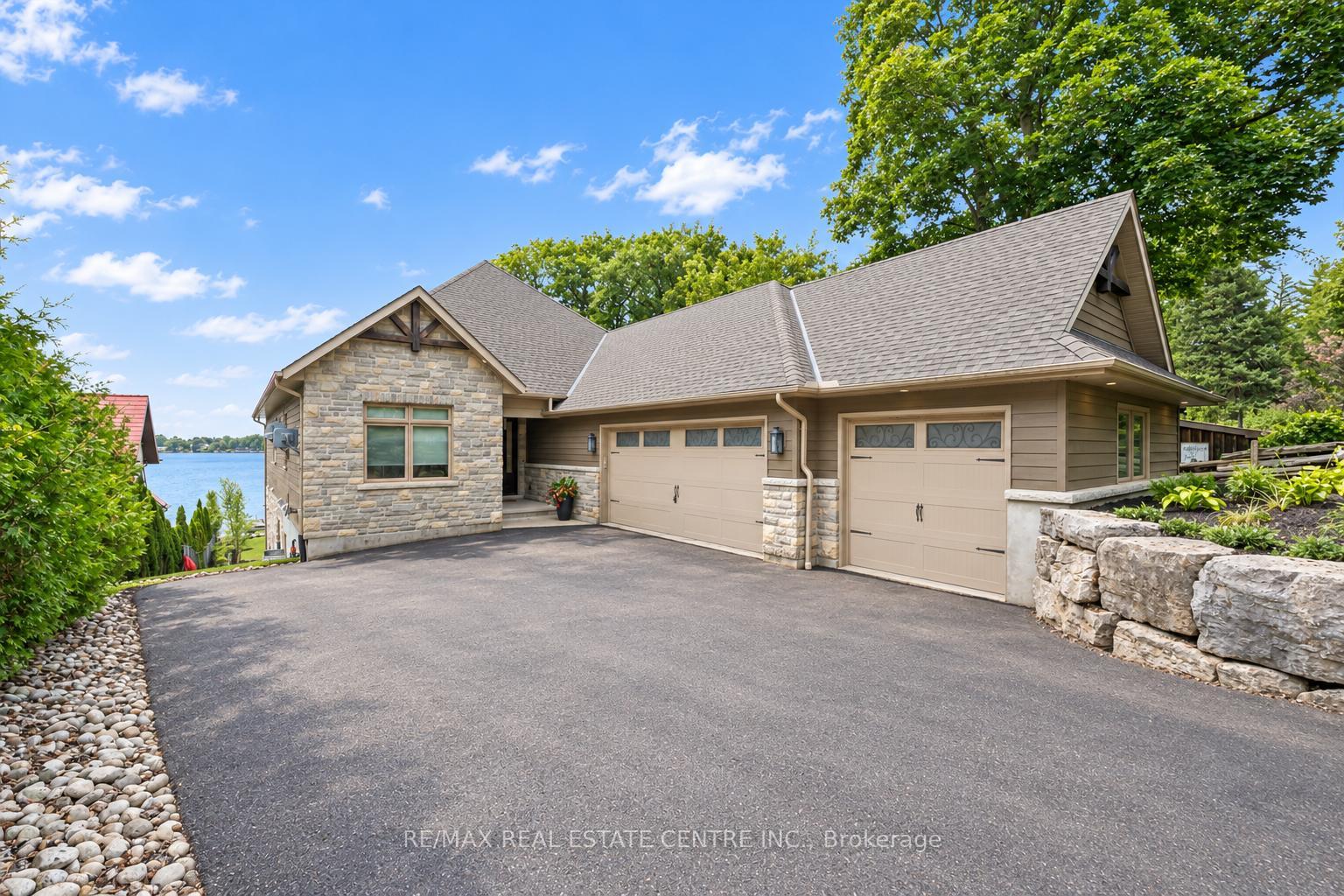 Photo 5 of 16 Clergy Lane, Puslinch, Puslinch Lake Settlement Areas — HOMEH