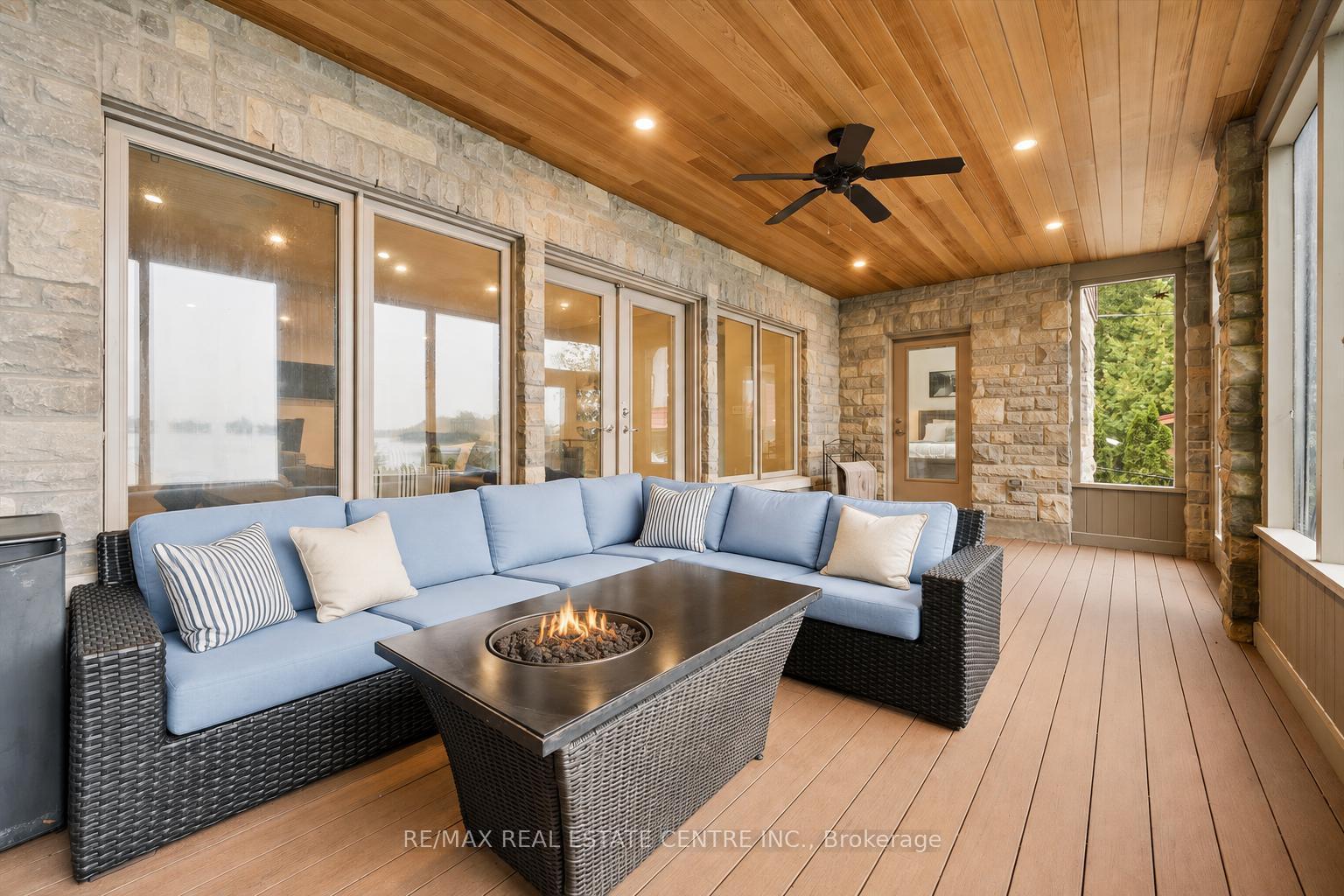 Photo 32 of 16 Clergy Lane, Puslinch, Puslinch Lake Settlement Areas — HOMEH