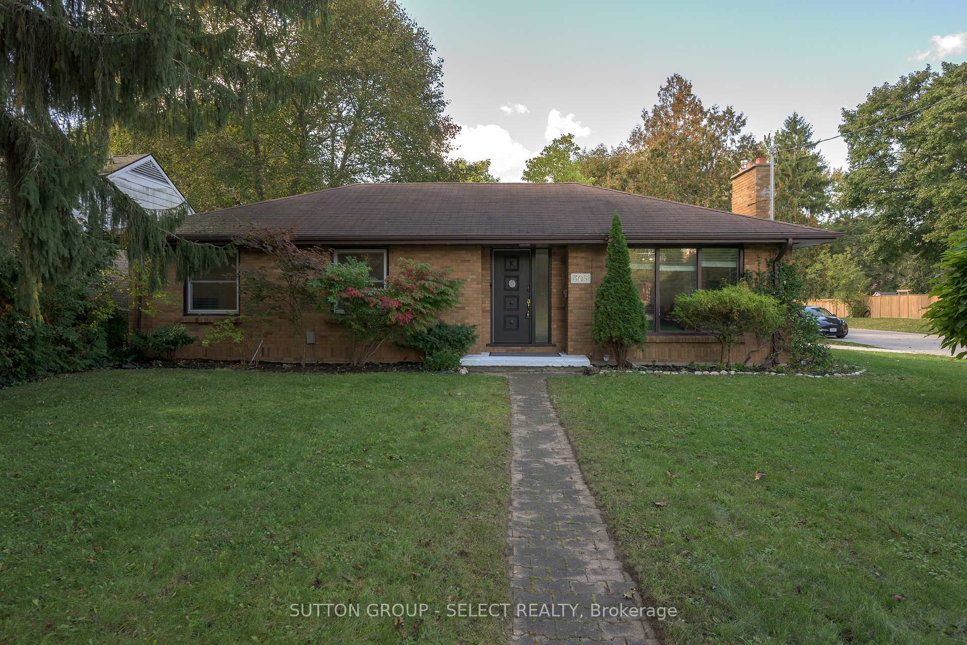 Photo of 305 Stephen Street