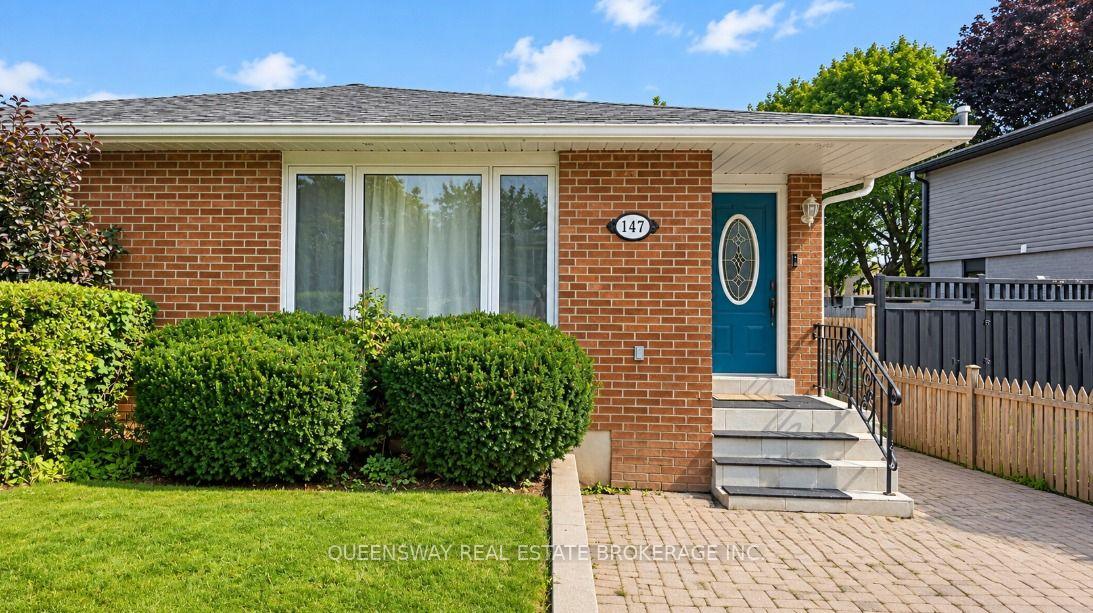Photo 1 of 147 Bonham Boulevard, Mississauga, Streetsville — HOMEH
