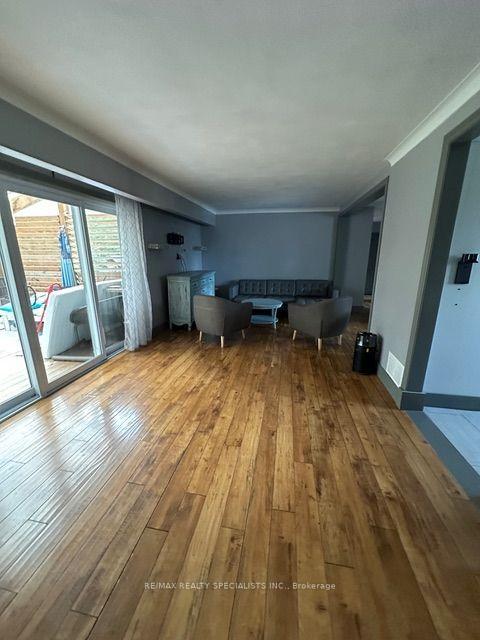 Photo 7 of Unit UPPER, 189 Little Avenue, Barrie, Allandale Heights — HOMEH