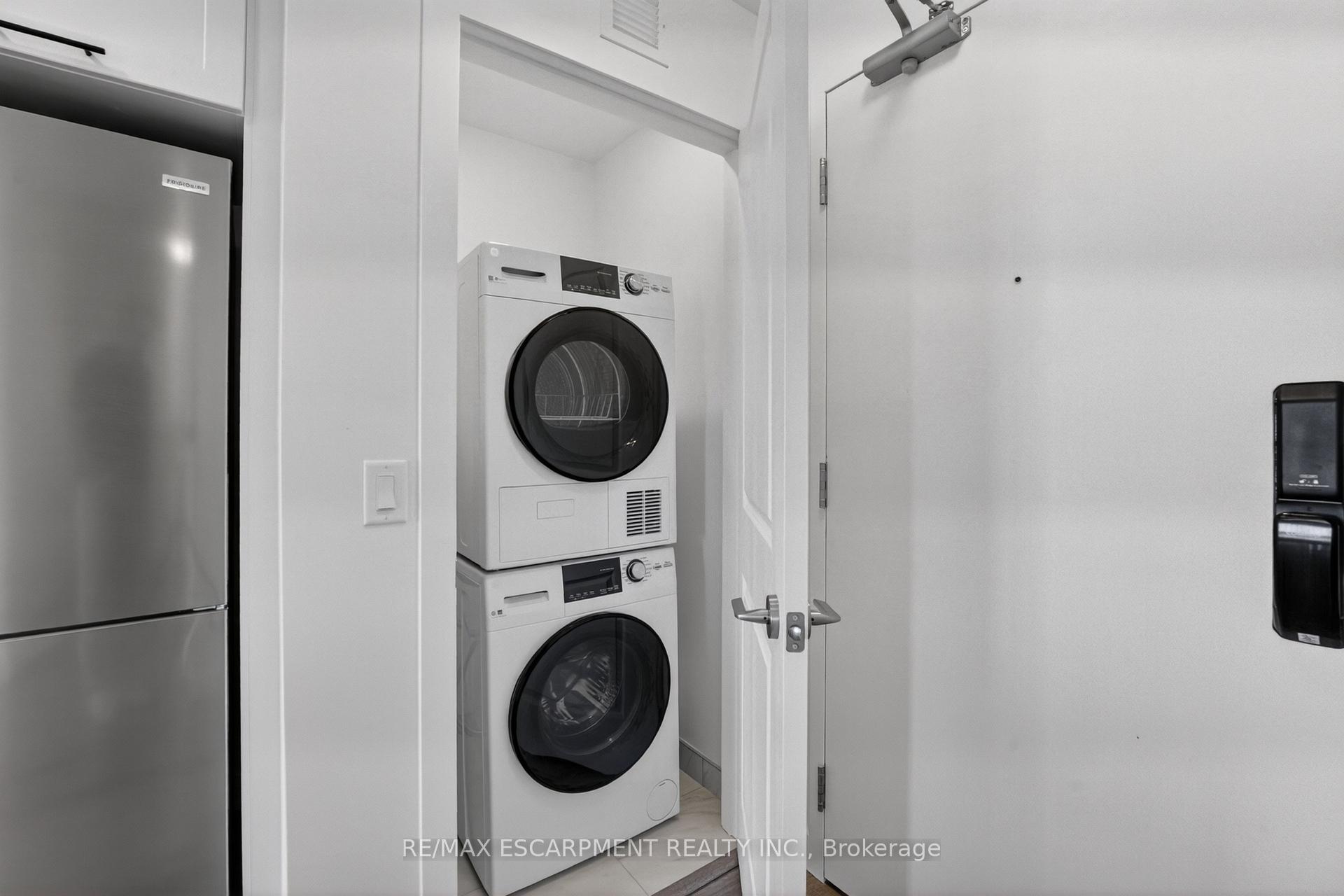 Photo 4 of Unit 703, 461 Green Road, Hamilton, Stoney Creek — HOMEH