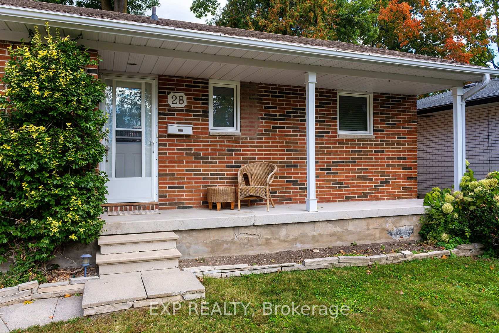 Photo 3 of 28 Alexander Avenue, Barrie, Codrington — HOMEH