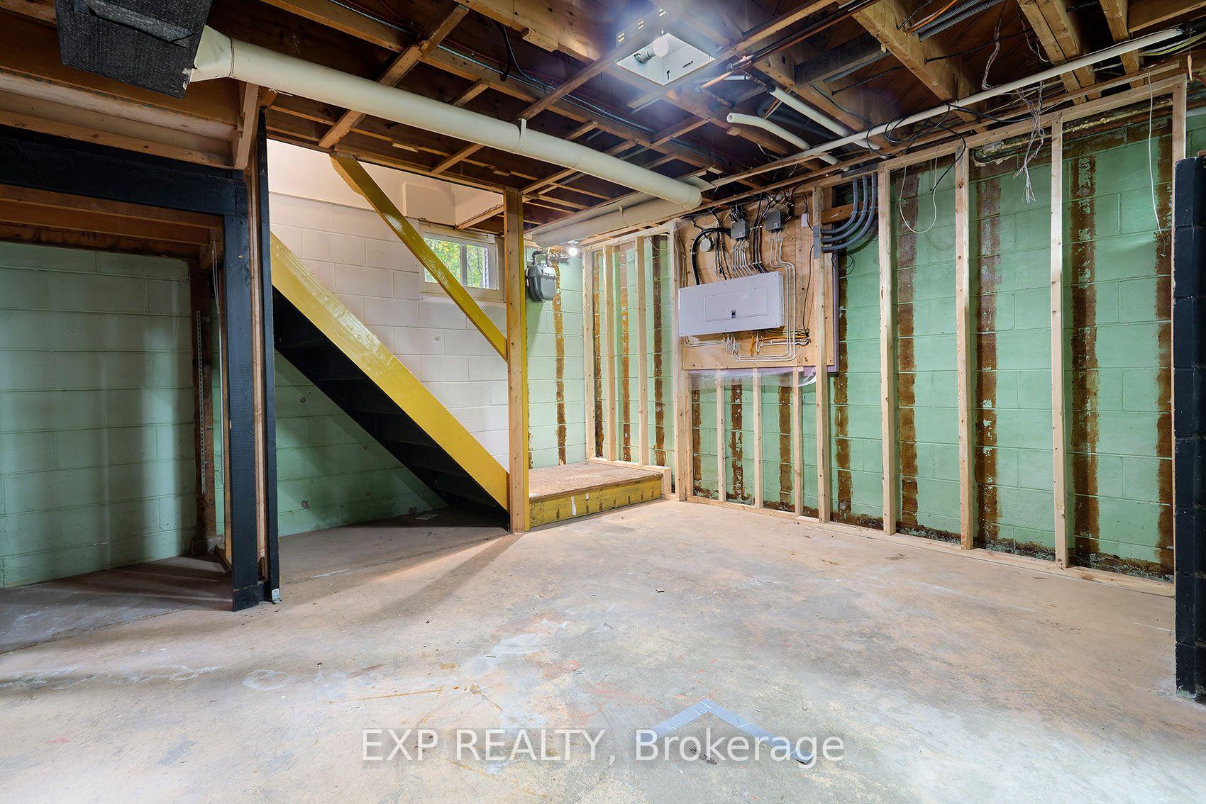 Photo 17 of 28 Alexander Avenue, Barrie, Codrington — HOMEH