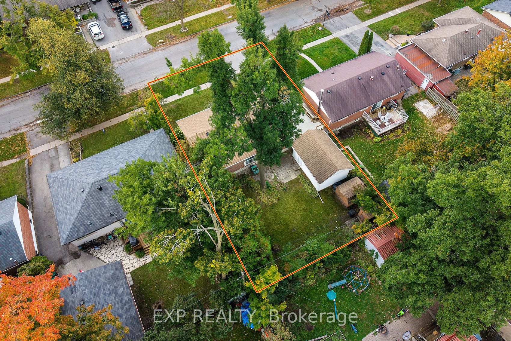 Photo 24 of 28 Alexander Avenue, Barrie, Codrington — HOMEH