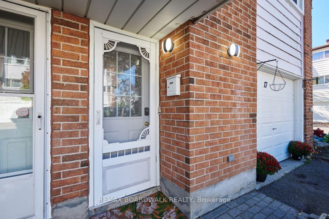 Photo 3 of Unit 17, 2296 Orient Park Drive, Ottawa, Blackburn Hamlet (South) — HOMEH