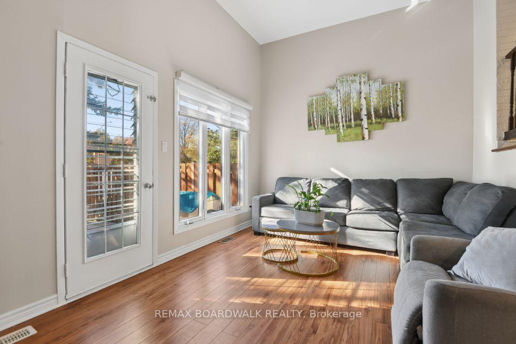 Photo 6 of Unit 17, 2296 Orient Park Drive, Ottawa, Blackburn Hamlet (South) — HOMEH