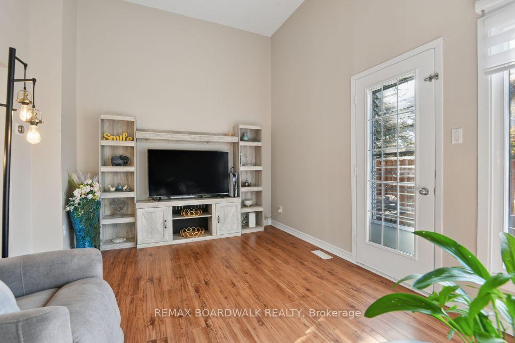 Photo 9 of Unit 17, 2296 Orient Park Drive, Ottawa, Blackburn Hamlet (South) — HOMEH