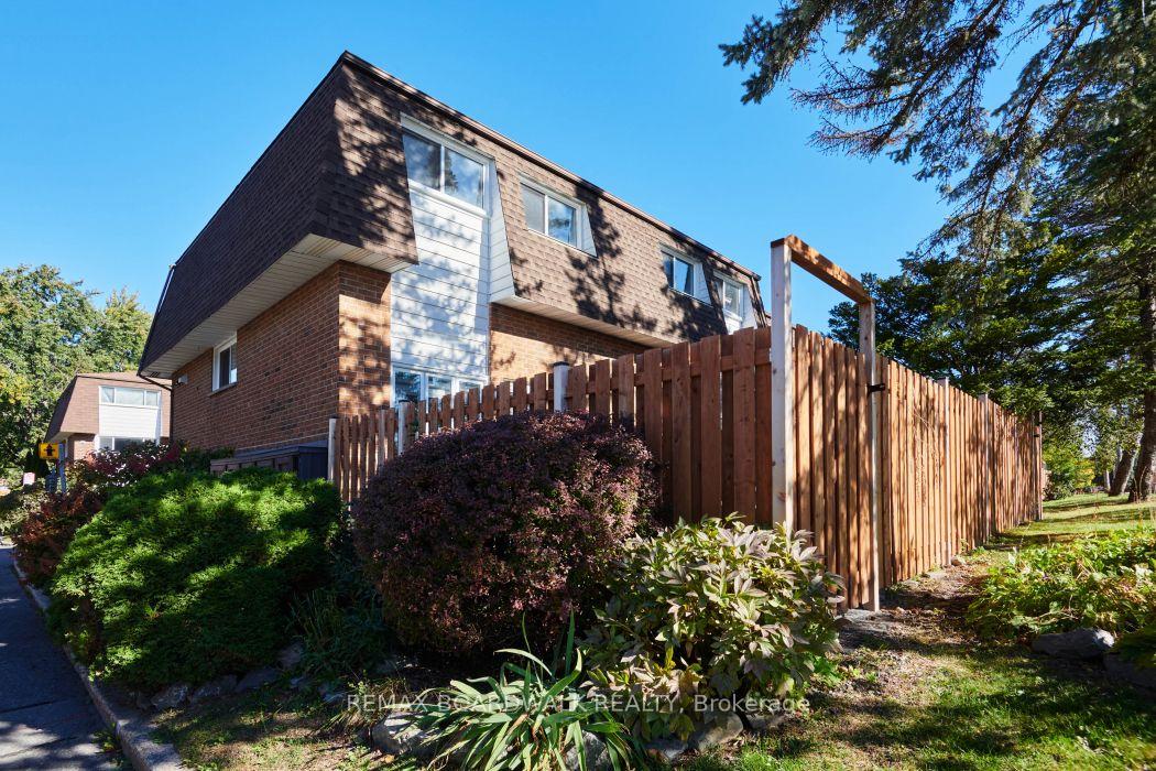Photo 32 of Unit 17, 2296 Orient Park Drive, Ottawa, Blackburn Hamlet (South) — HOMEH