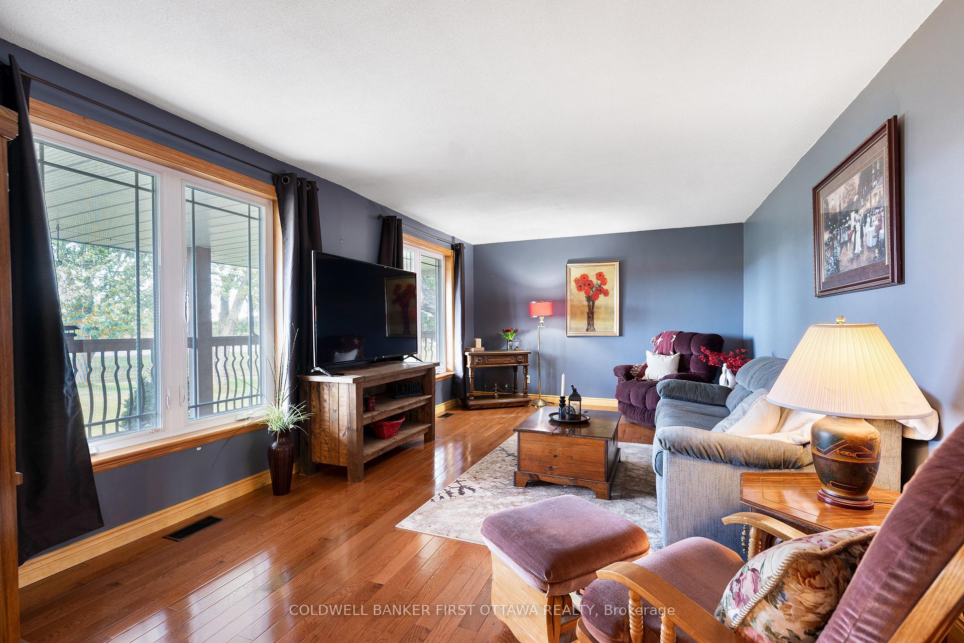 Photo 10 of 6739 43 Highway, Perth, Perth — HOMEH