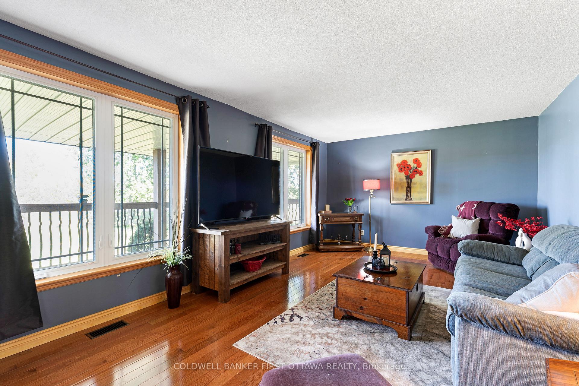 Photo 11 of 6739 43 Highway, Perth, Perth — HOMEH