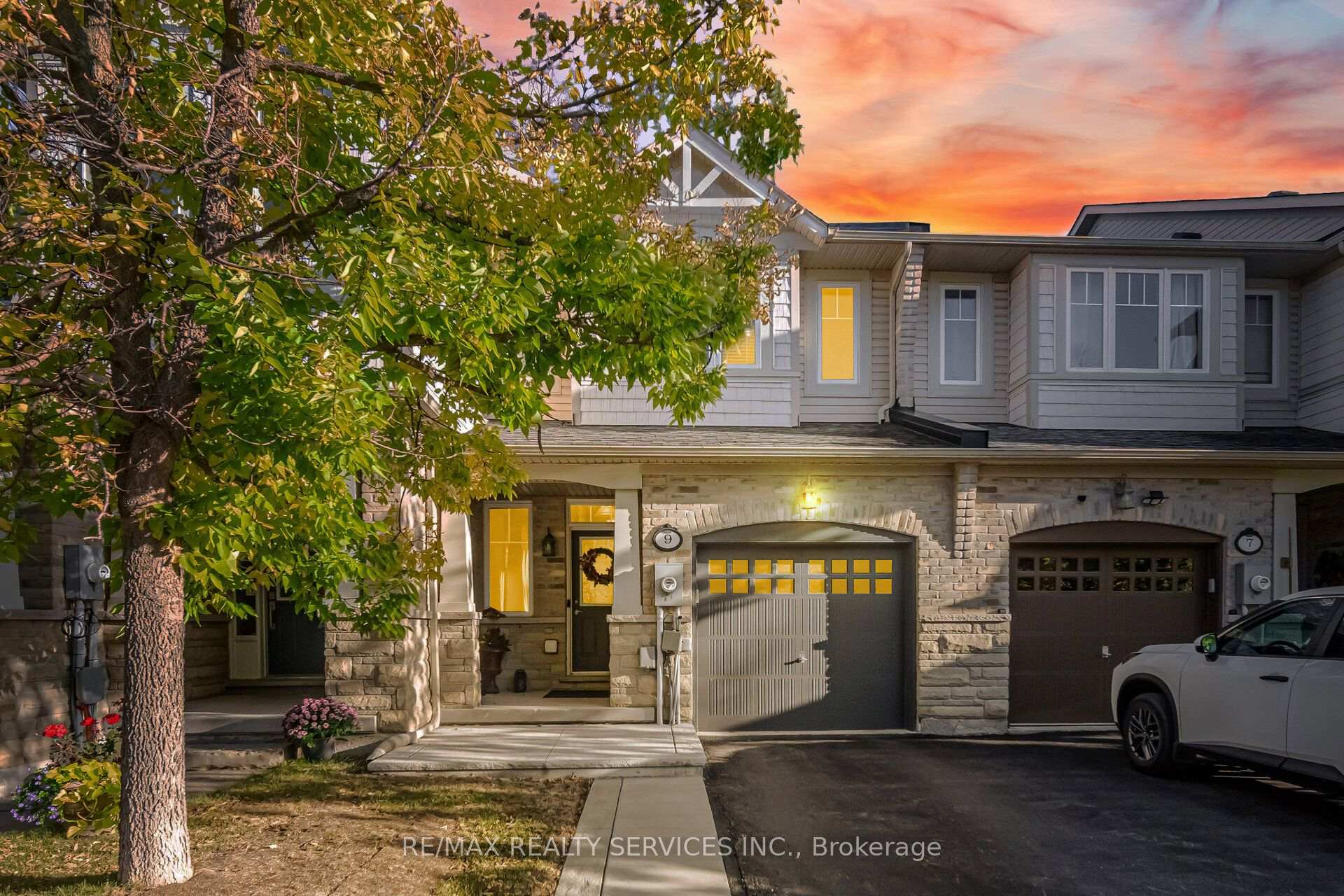 Photo of 9 Aspenview Avenue