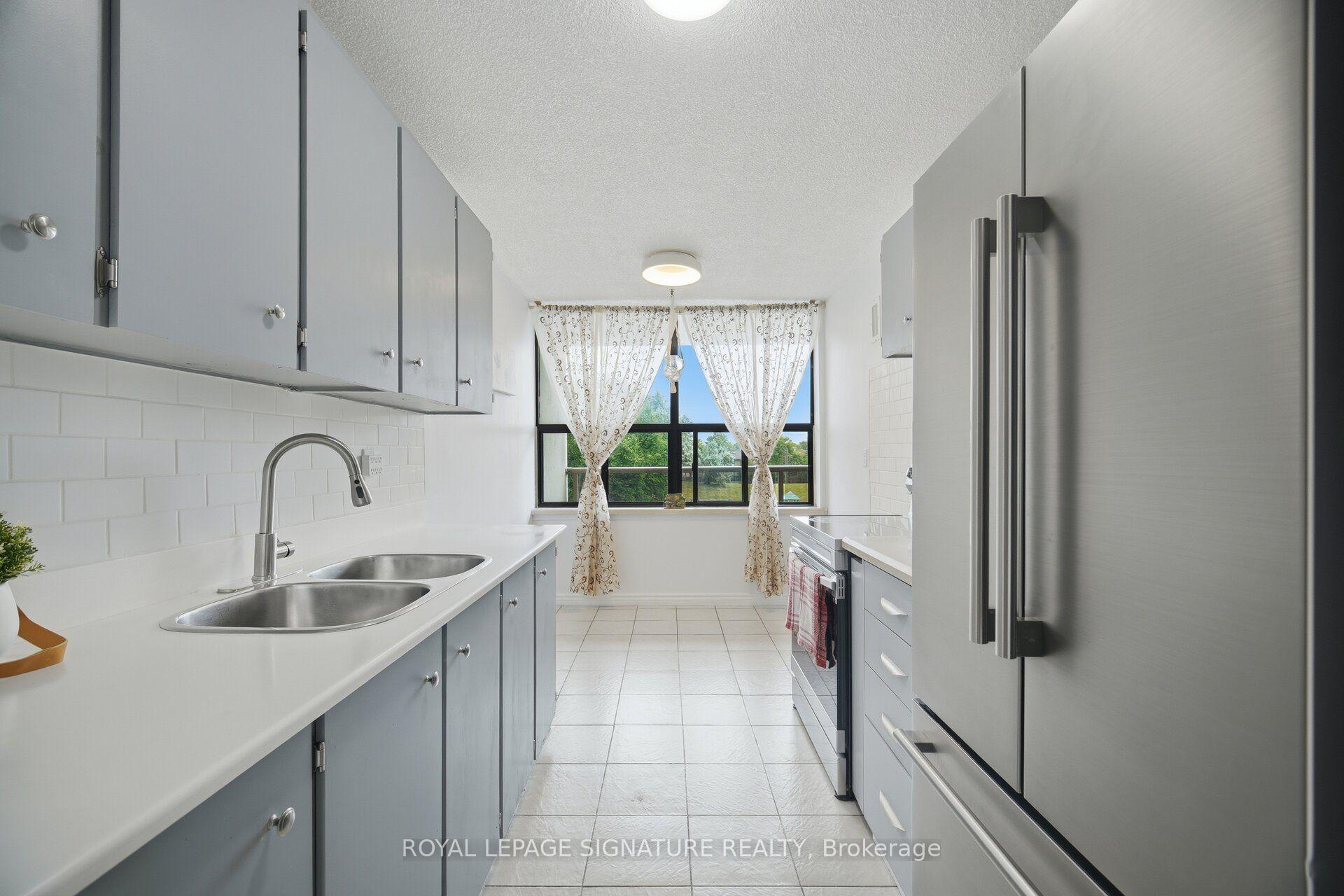 Photo 15 of Unit 303, 4 Kings Cross Road, Brampton, Queen Street Corridor — HOMEH