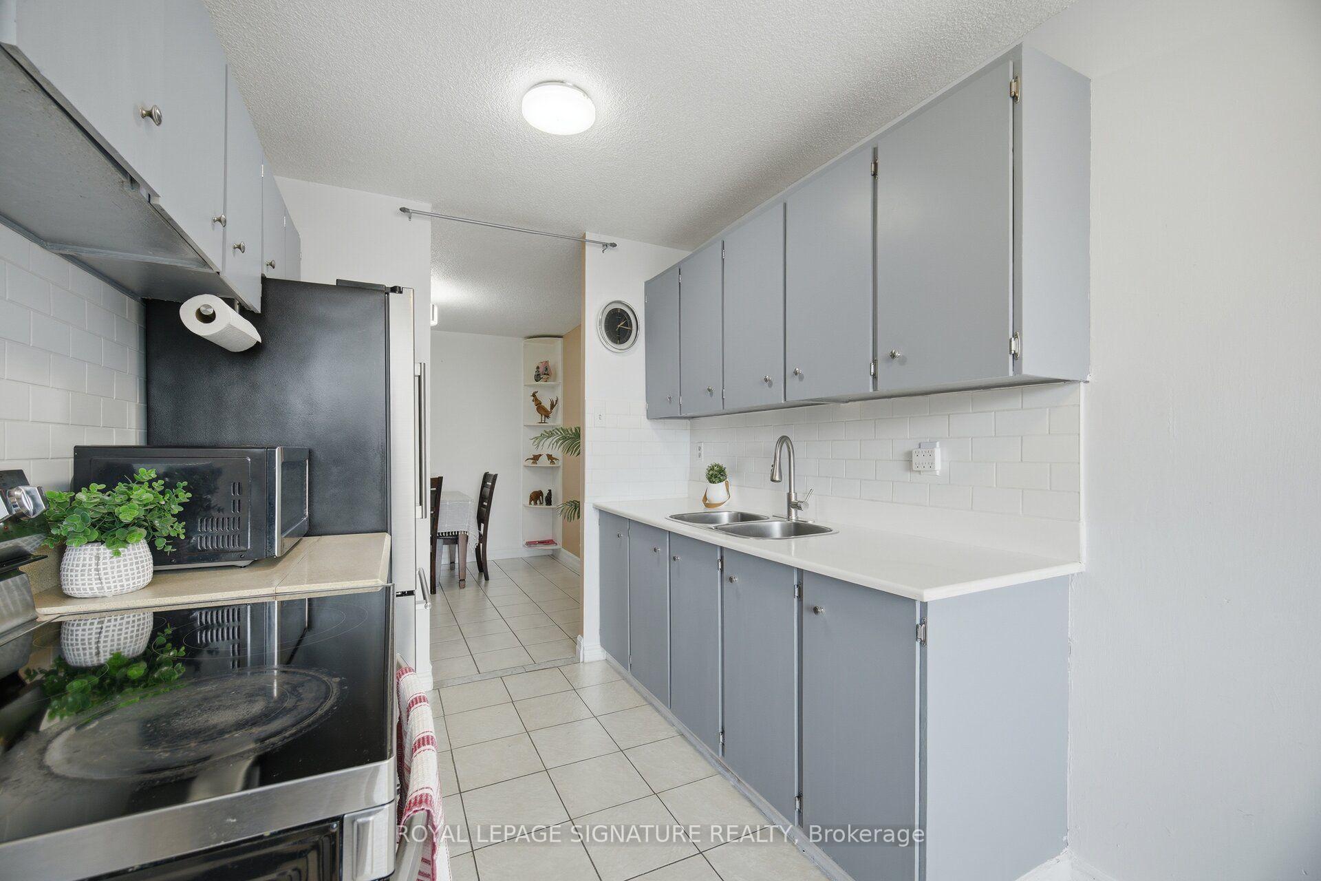 Photo 17 of Unit 303, 4 Kings Cross Road, Brampton, Queen Street Corridor — HOMEH