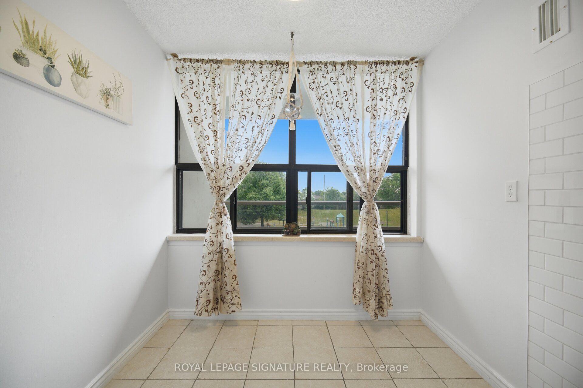 Photo 18 of Unit 303, 4 Kings Cross Road, Brampton, Queen Street Corridor — HOMEH