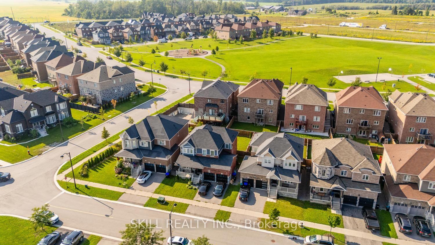 Photo 3 of 1390 Dallman Street, Innisfil, Lefroy — HOMEH