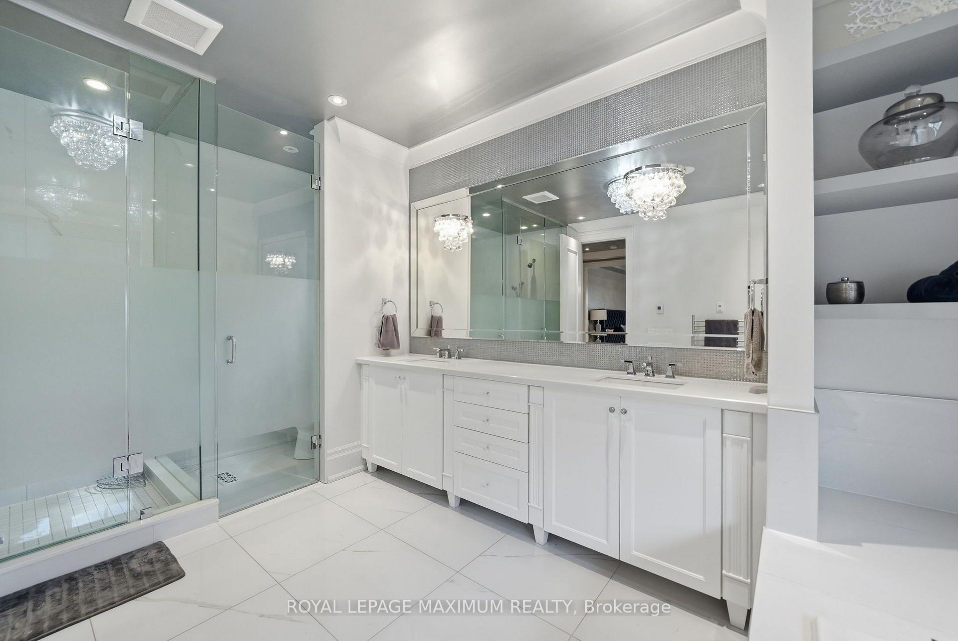 Photo 21 of 124 Annsleywood Court, Vaughan, Kleinburg — HOMEH