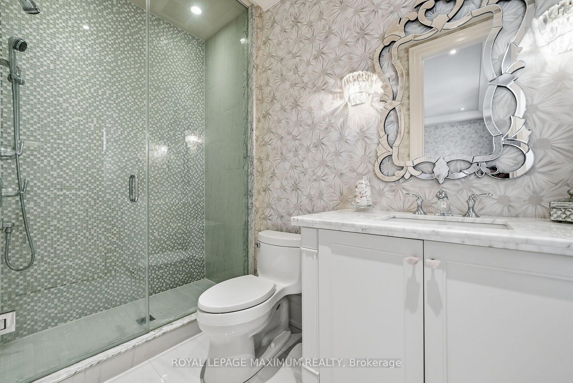 Photo 25 of 124 Annsleywood Court, Vaughan, Kleinburg — HOMEH