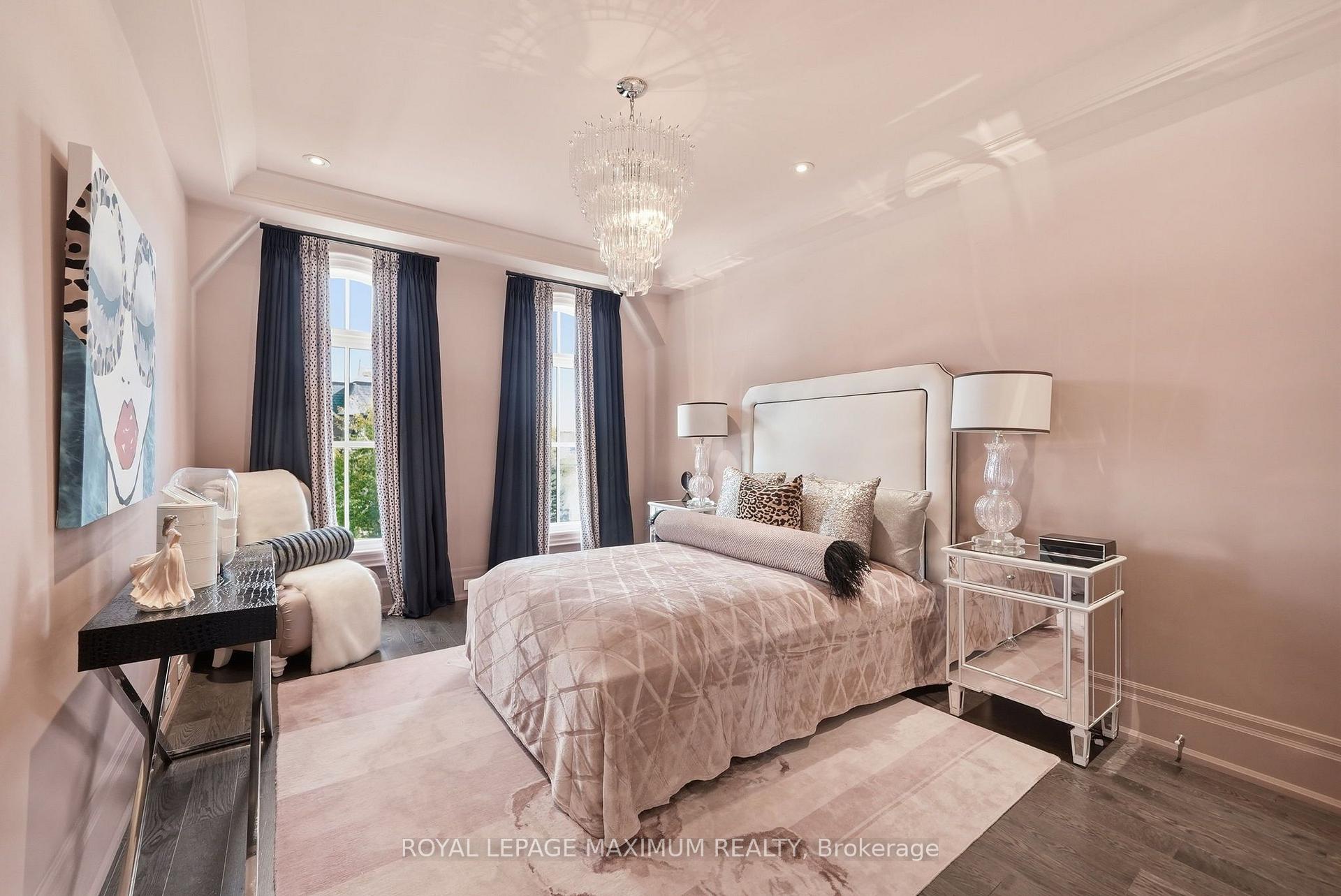 Photo 26 of 124 Annsleywood Court, Vaughan, Kleinburg — HOMEH