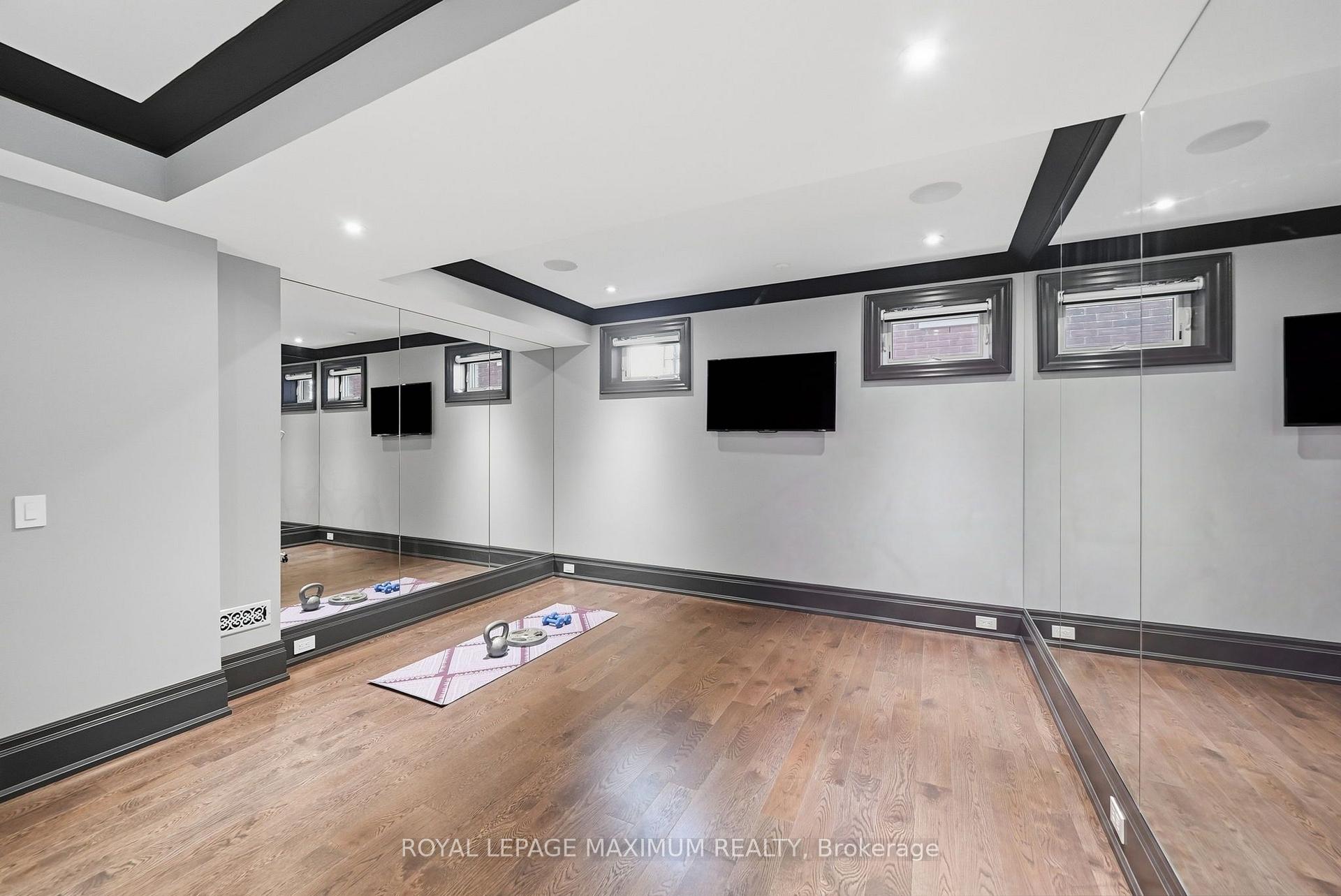 Photo 36 of 124 Annsleywood Court, Vaughan, Kleinburg — HOMEH