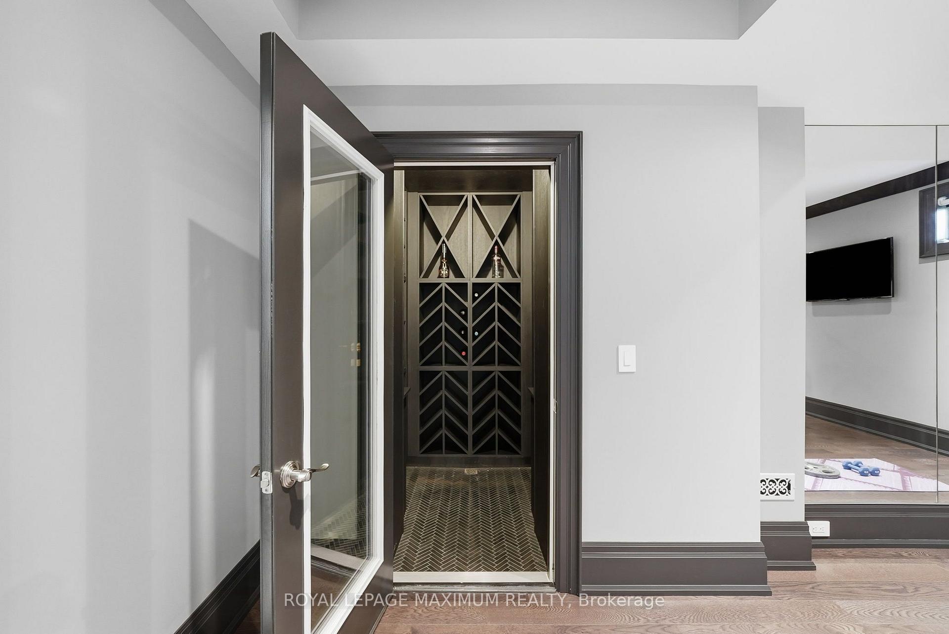 Photo 39 of 124 Annsleywood Court, Vaughan, Kleinburg — HOMEH