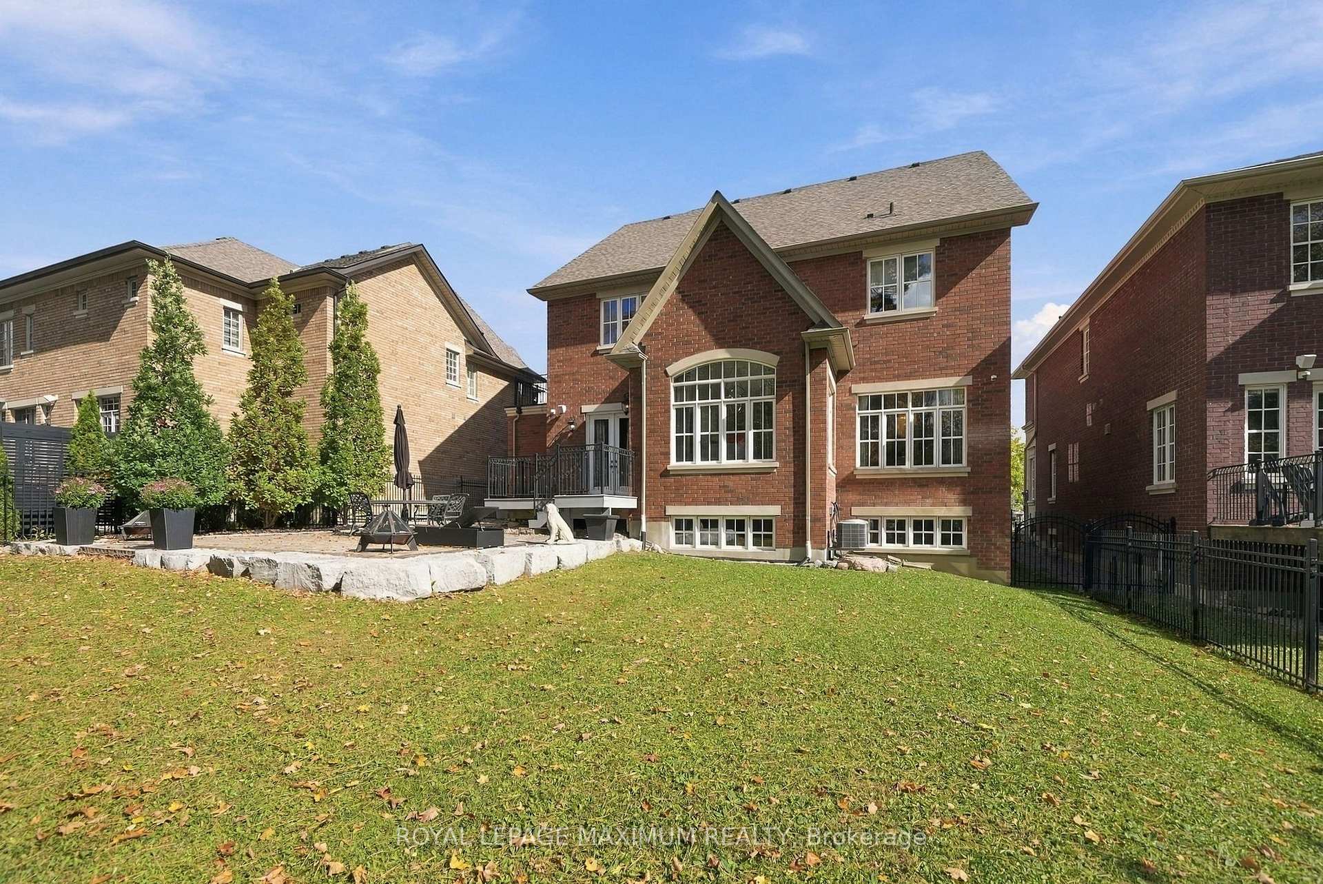 Photo 44 of 124 Annsleywood Court, Vaughan, Kleinburg — HOMEH